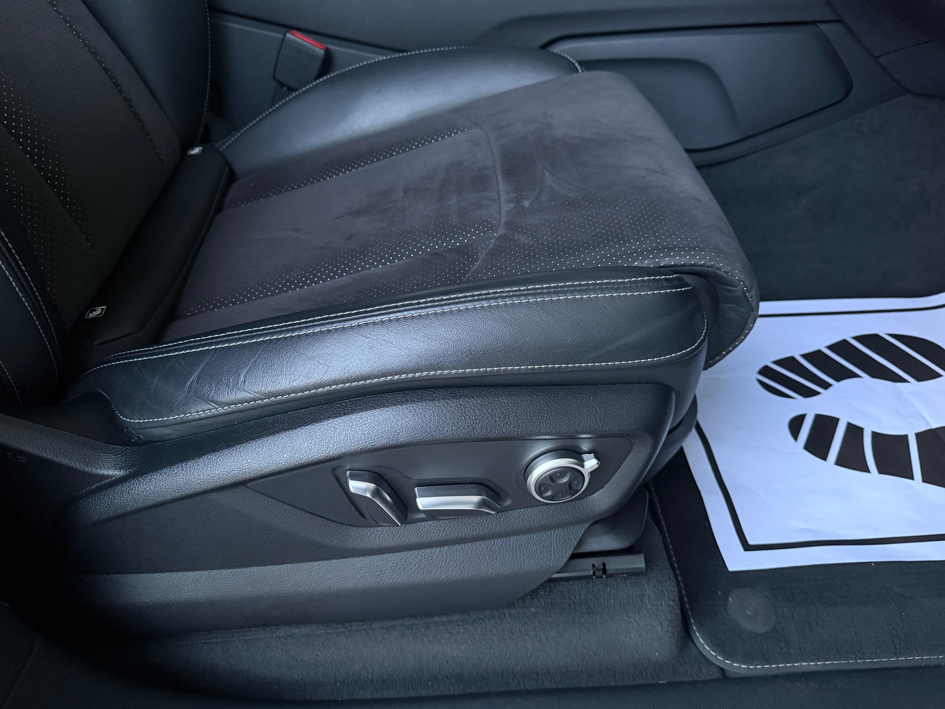 AUDI Q7 50 TDI quattro tiptronic-image-18