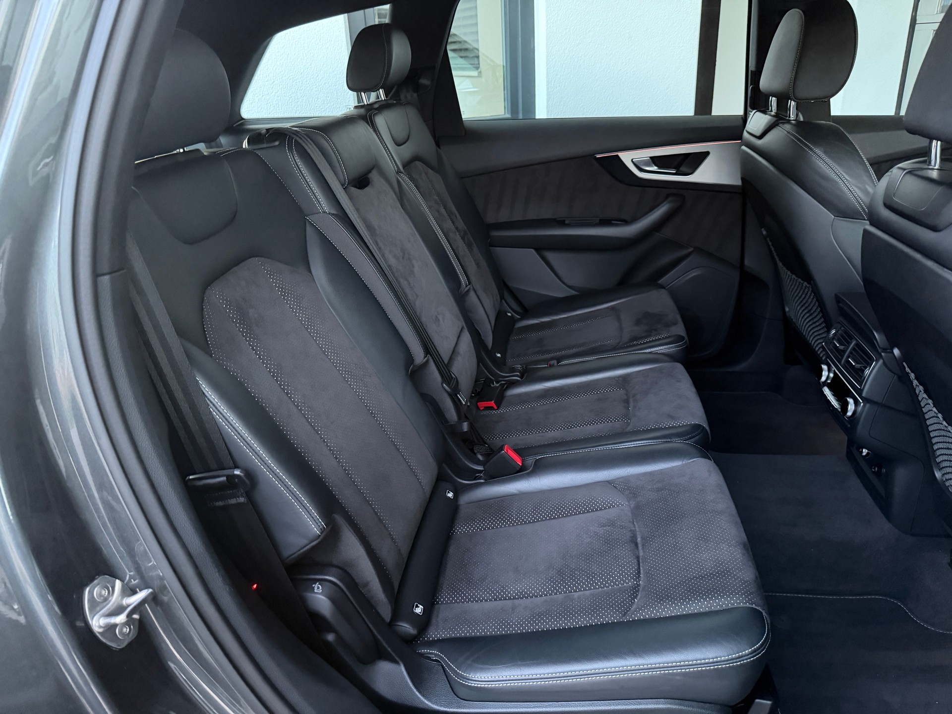 AUDI Q7 50 TDI quattro tiptronic-image-14