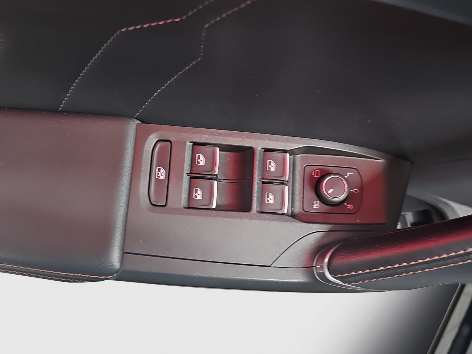 CUPRA Formentor 1.4 e-HYBRID pHEV Allalin DSG-image-15