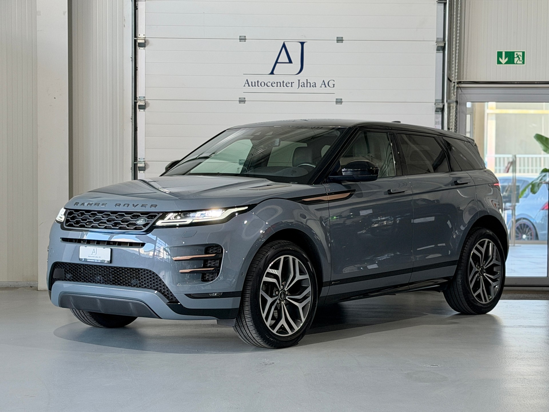 LAND ROVER Range Rover Evoque R-Dynamic First Edition P 250 HSE AT9 (CH)-showroom-element-2