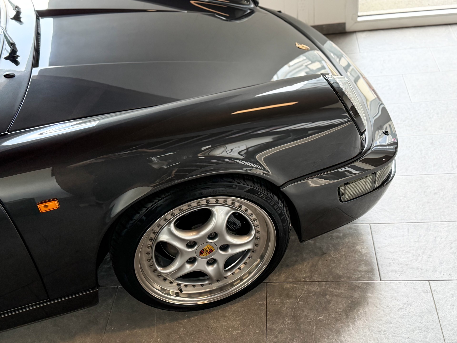 PORSCHE 911 Carrera 2-image-3