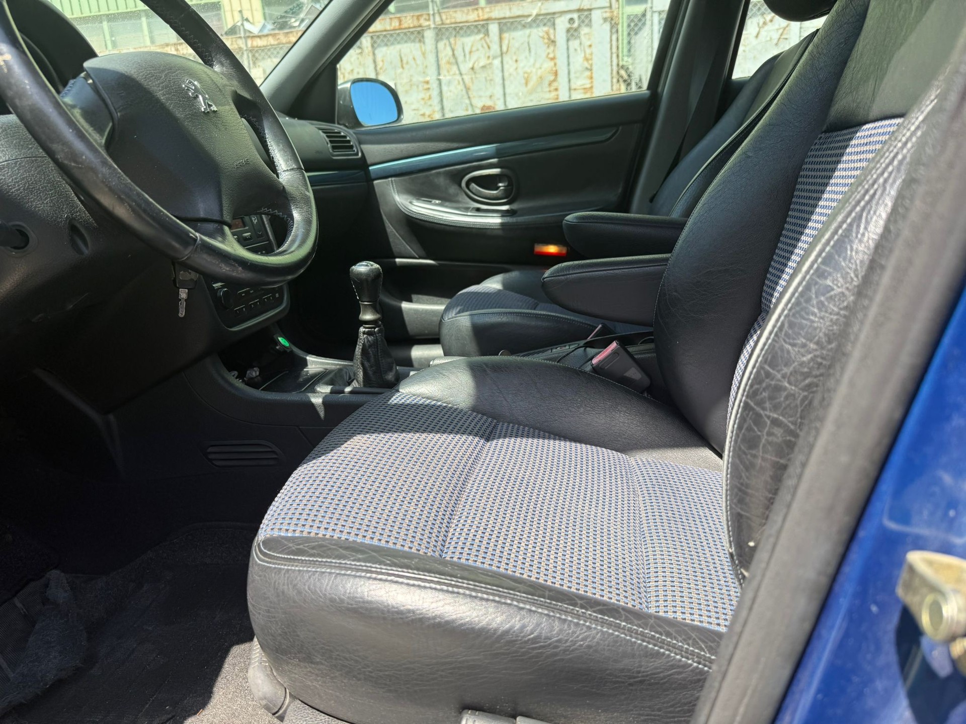 PEUGEOT 406 Sportline 2.2 16V-image-5