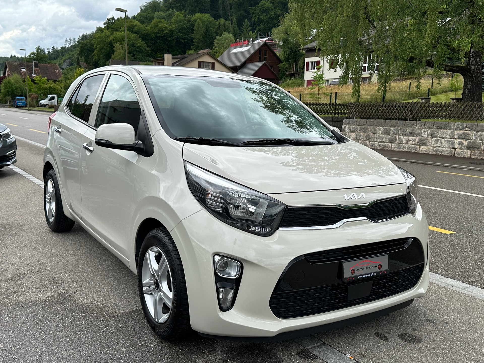 KIA Picanto 1.0 CVVT First Edition AMT-showroom-element-1