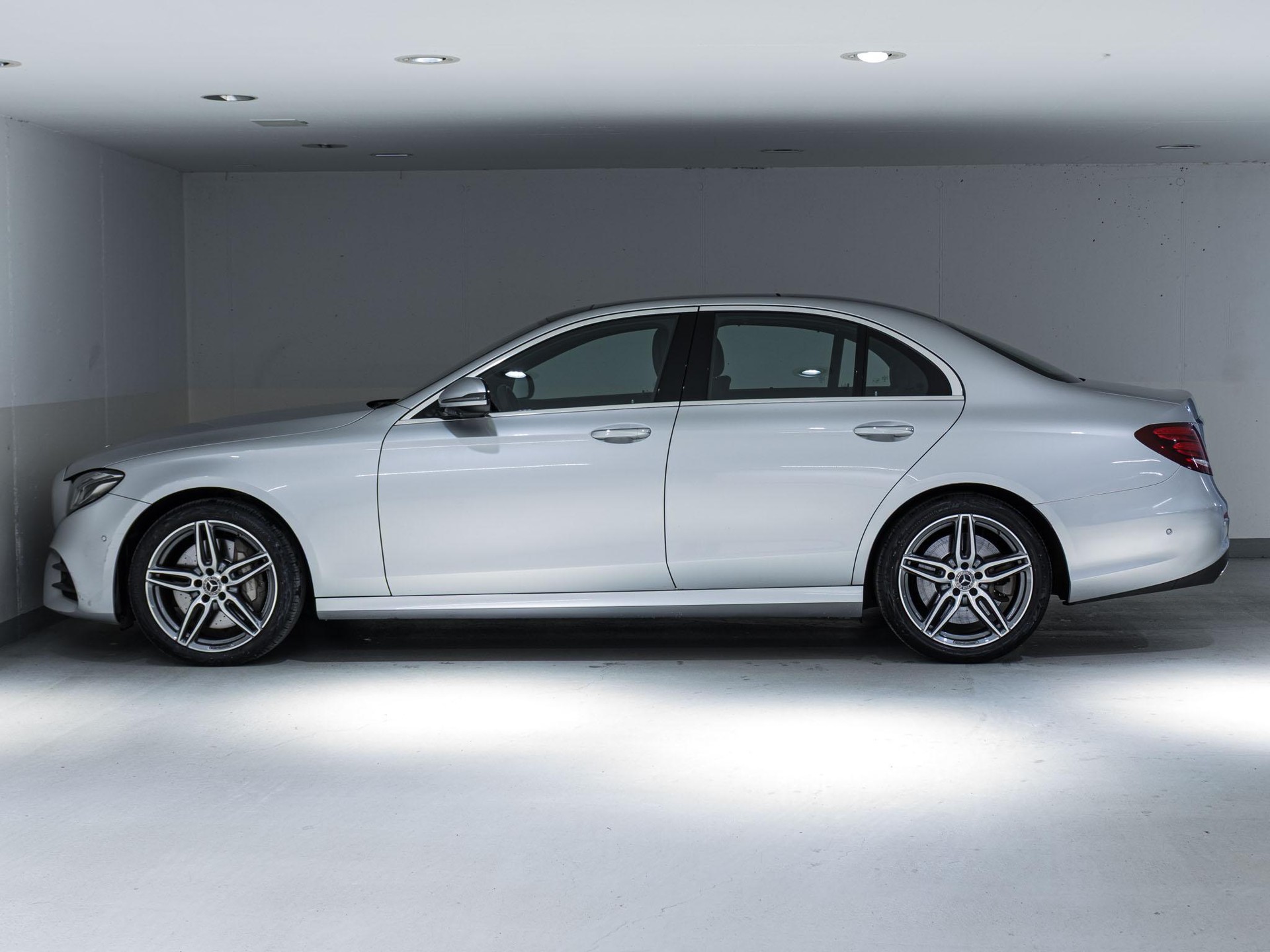 MERCEDES-BENZ E 450 4MATIC-image-4
