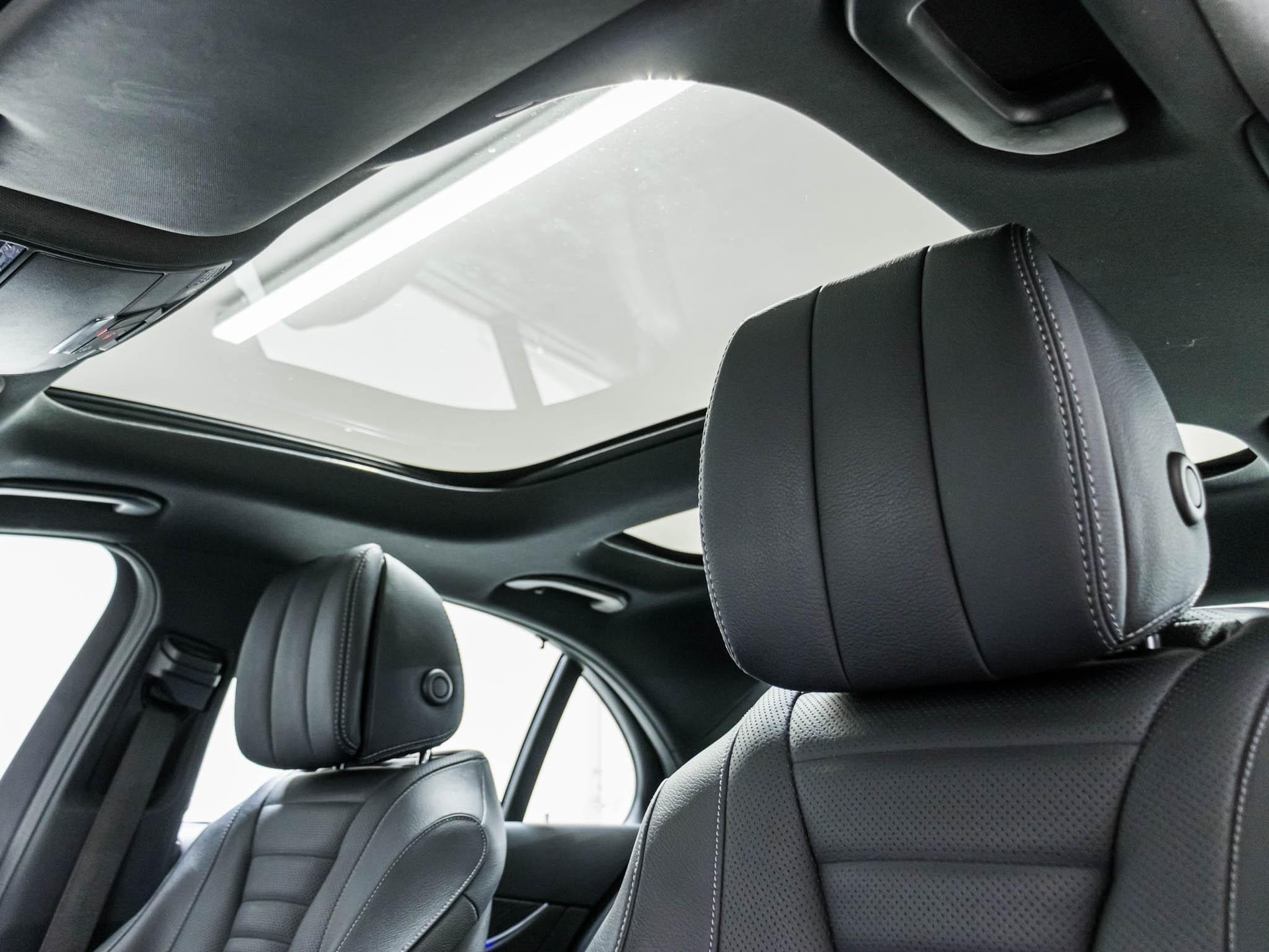 MERCEDES-BENZ E 450 4MATIC-image-8