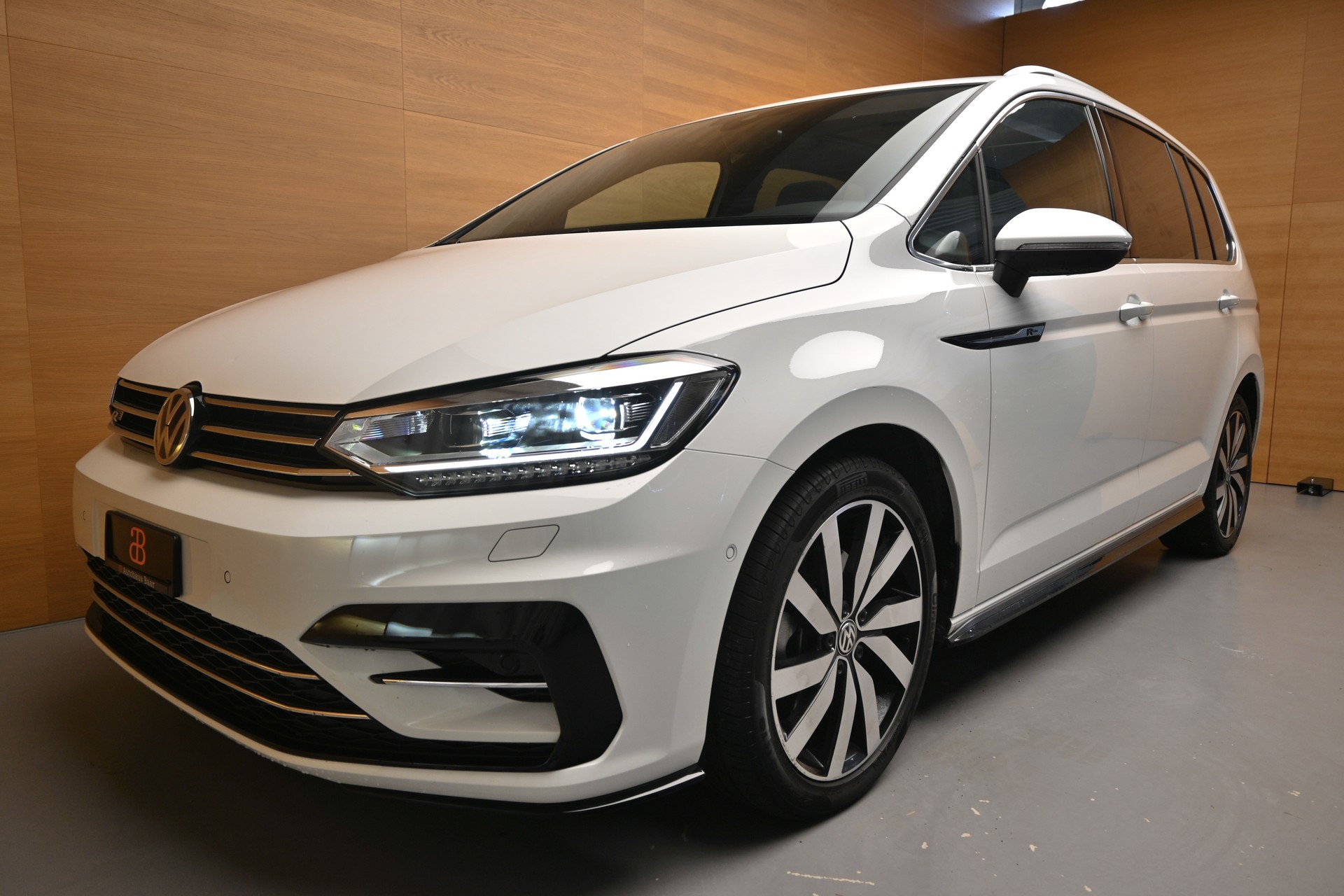 VW Touran 1.5 TSI R-Line Highline DSG *7-Plätzer*-showroom-element-2