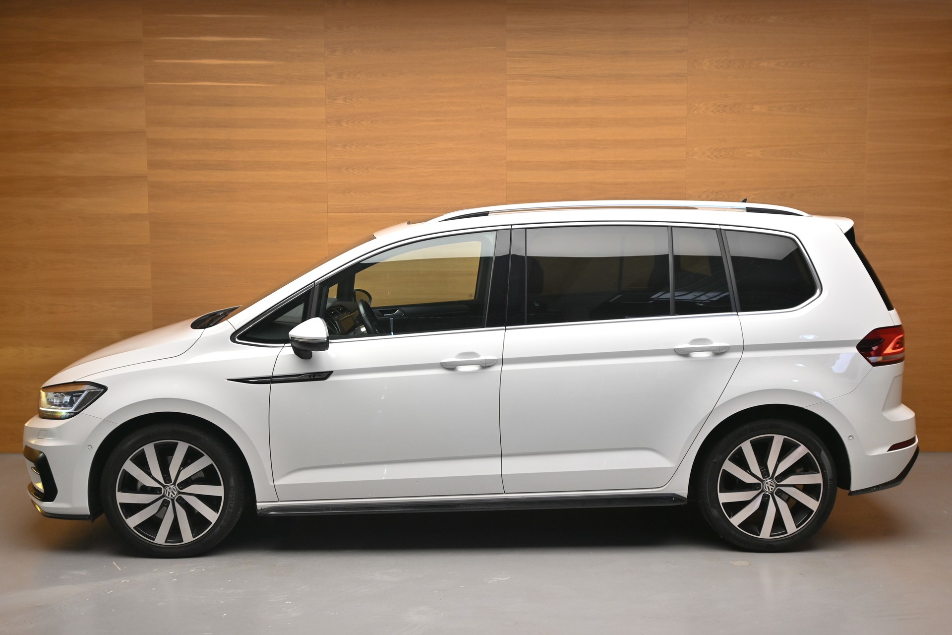 VW Touran 1.5 TSI R-Line Highline DSG *7-Plätzer*-showroom-element-3