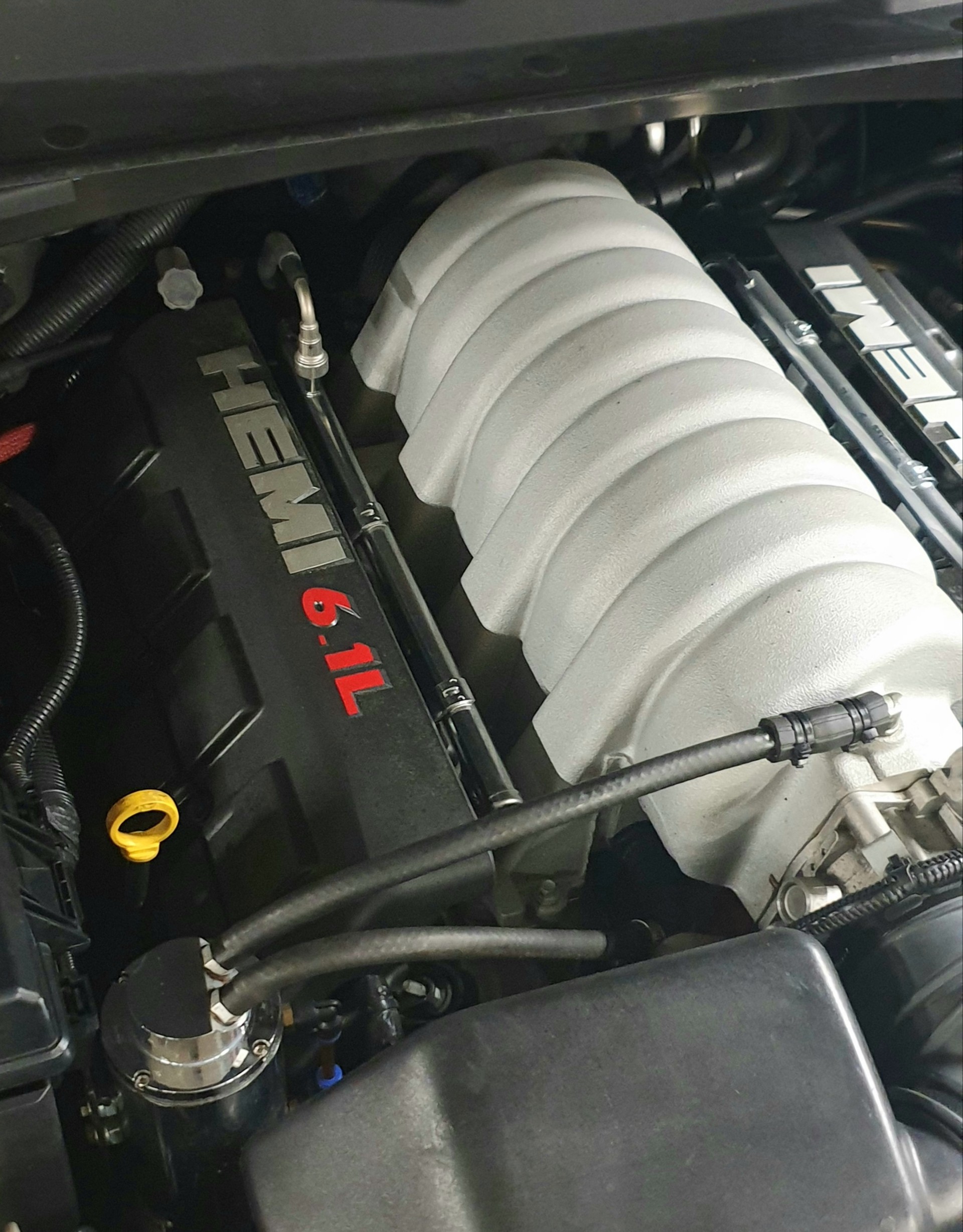 CHRYSLER 6.1 V8 HEMI SRT-8-image-5
