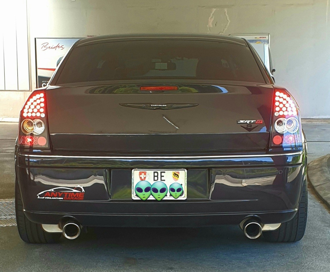 CHRYSLER 6.1 V8 HEMI SRT-8-image-2