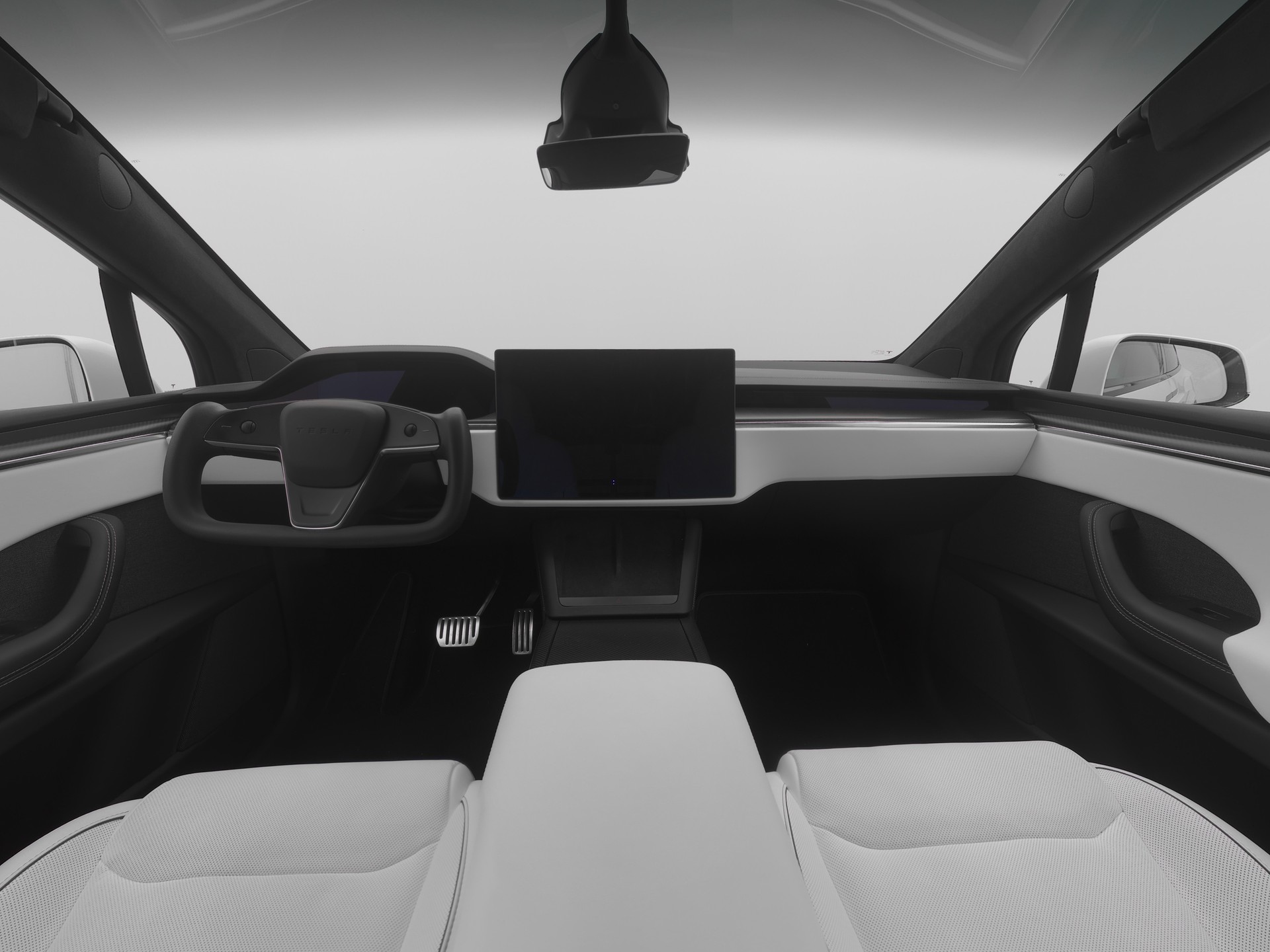 TESLA Model X Plaid-image-5