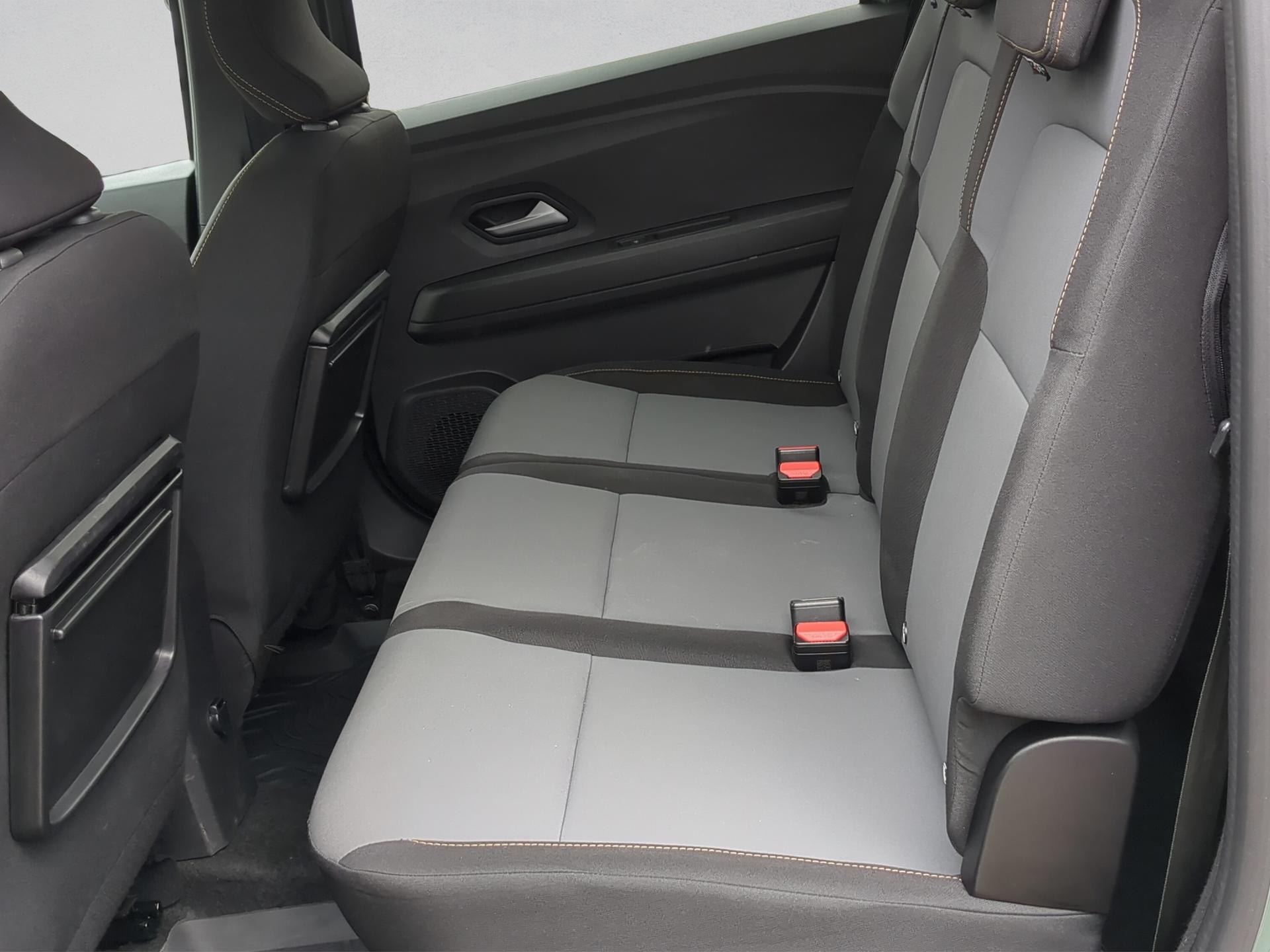 DACIA Jogger TCe 110 Extreme-image-13
