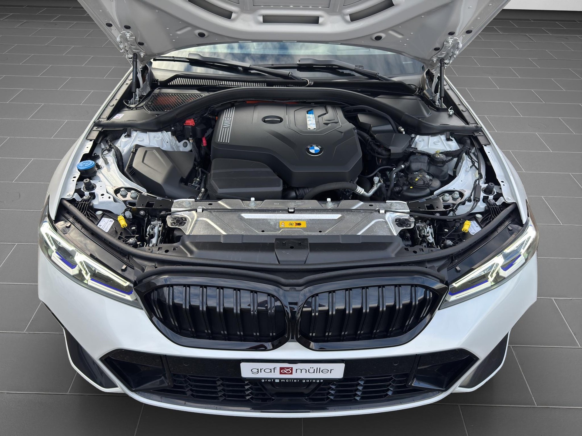 BMW 320e Touring-image-20