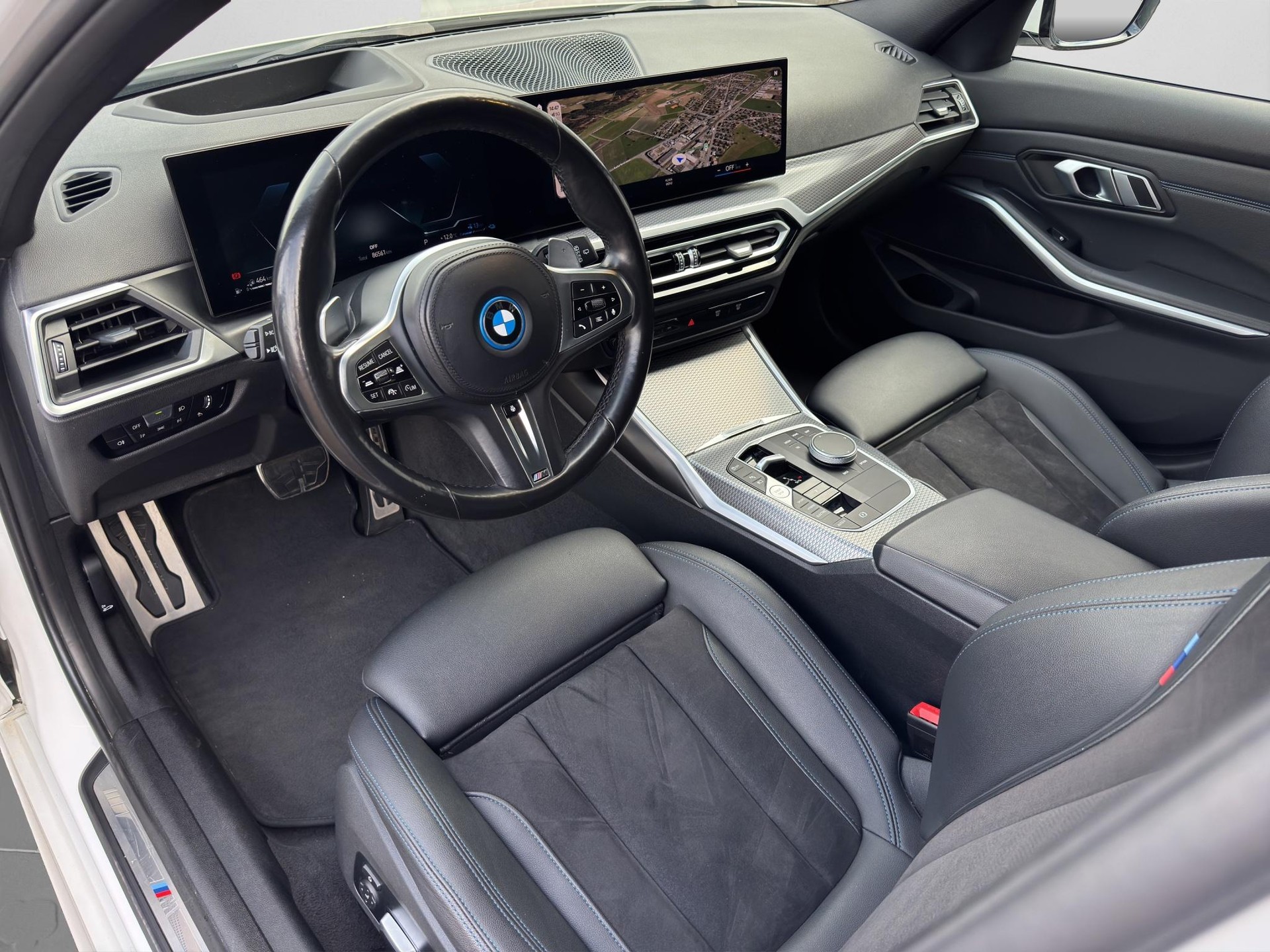 BMW 320e Touring-image-7
