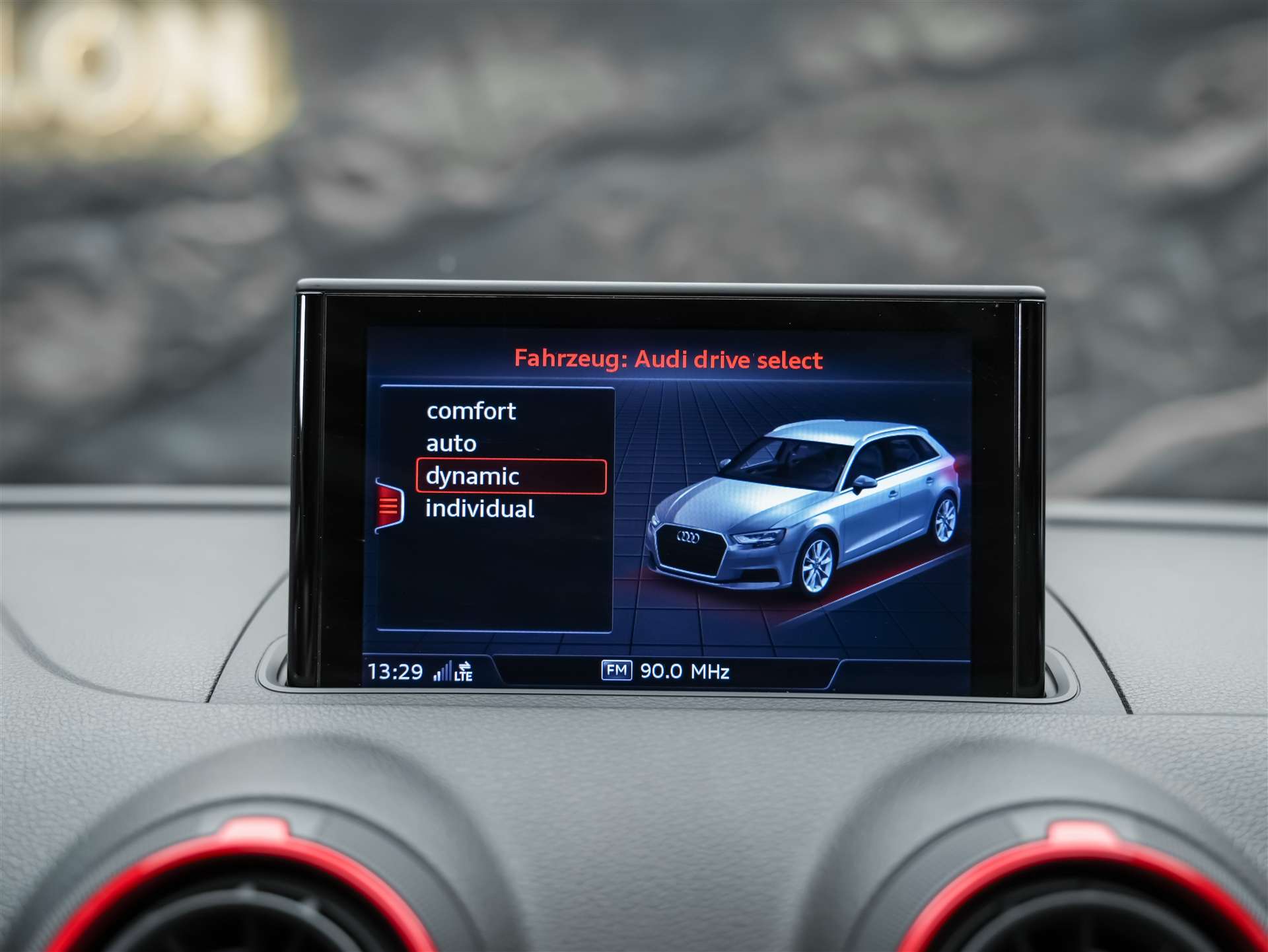 AUDI RS3 Sportback 2.5 TSI quattro S-tronic *Panorama*Eventuri*Maxton*KW*-image-33
