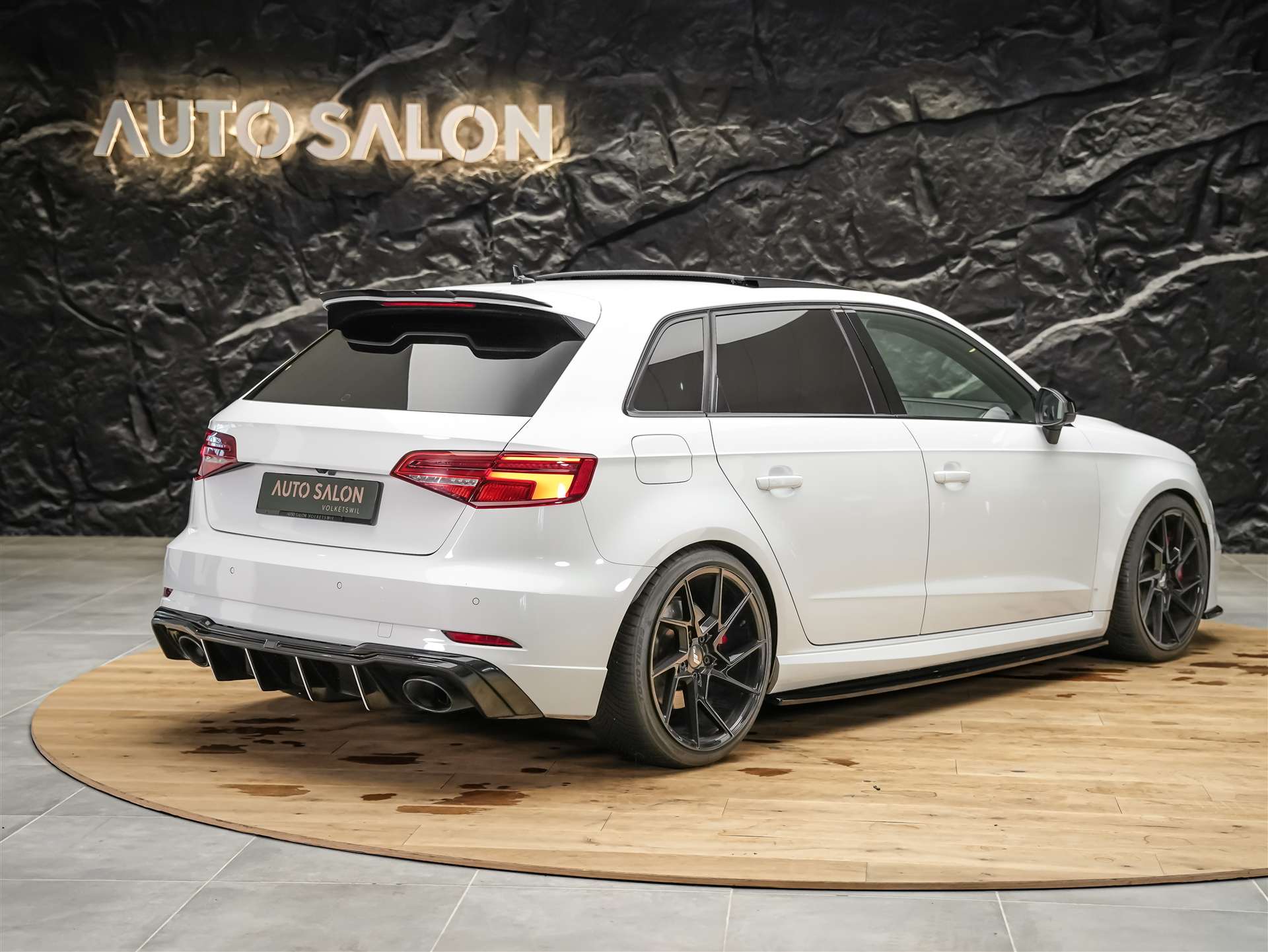 AUDI RS3 Sportback 2.5 TSI quattro S-tronic *Panorama*Eventuri*Maxton*KW*-image-5