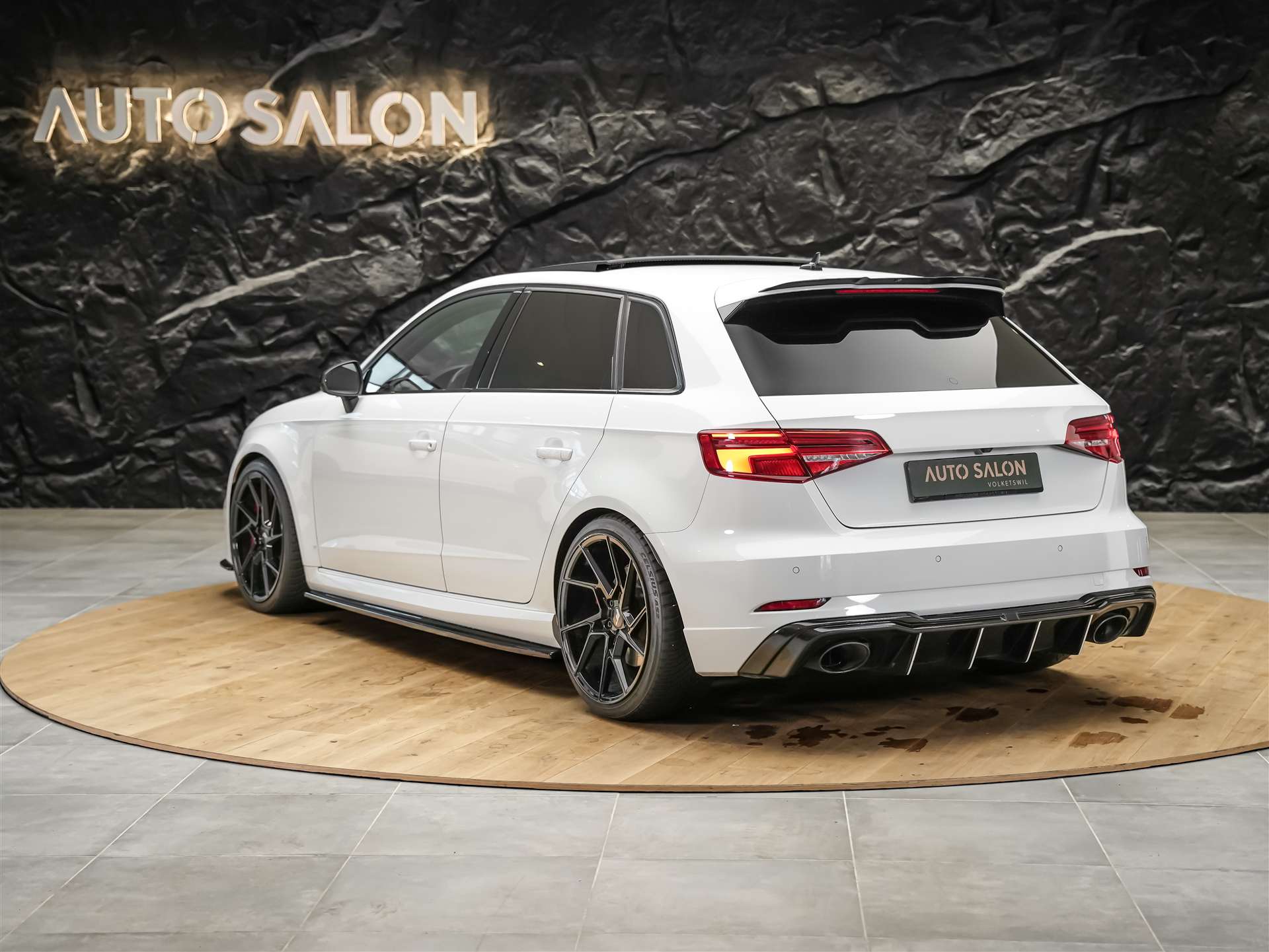 AUDI RS3 Sportback 2.5 TSI quattro S-tronic *Panorama*Eventuri*Maxton*KW*-showroom-element-3