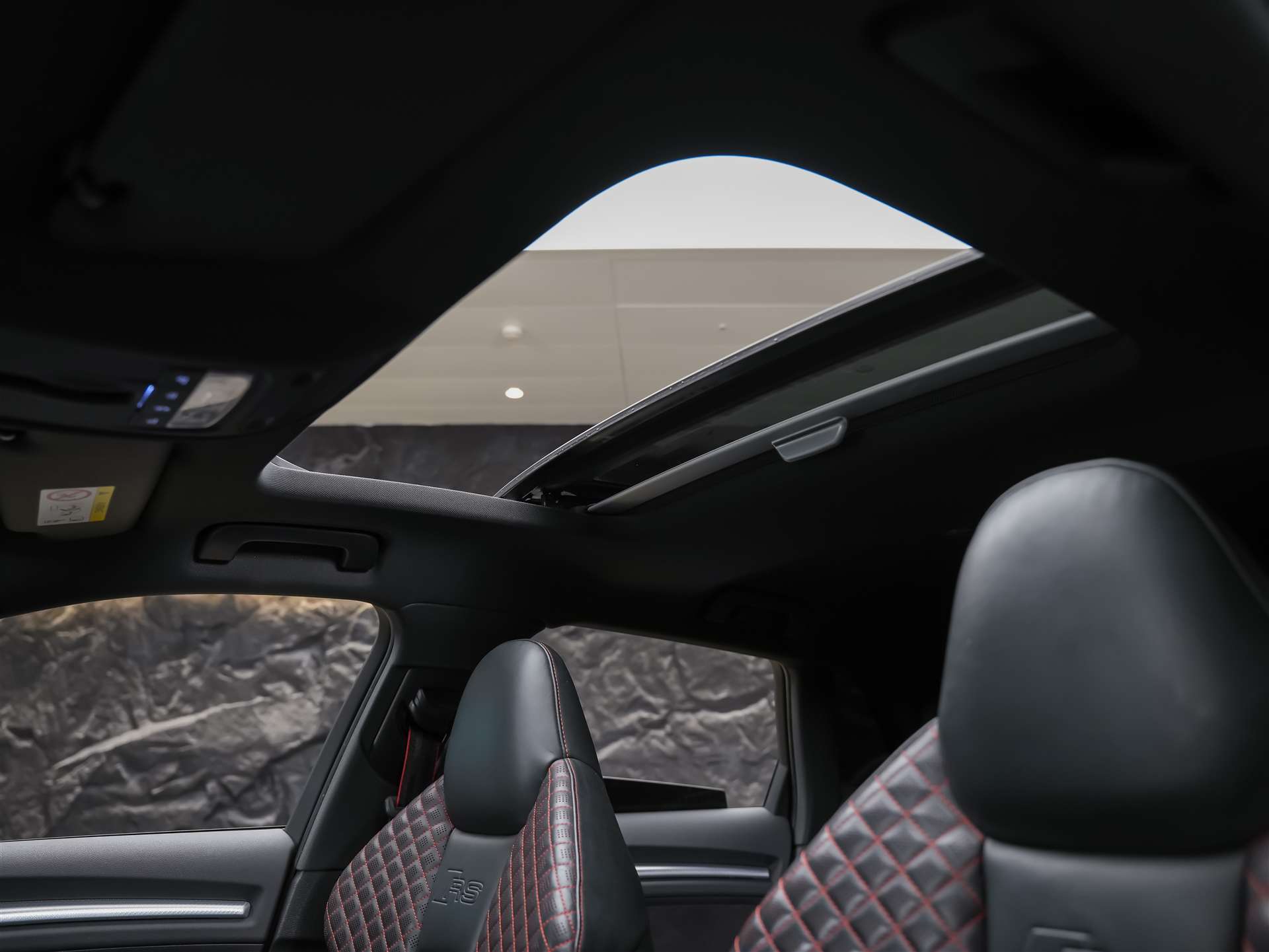 AUDI RS3 Sportback 2.5 TSI quattro S-tronic *Panorama*Eventuri*Maxton*KW*-image-12