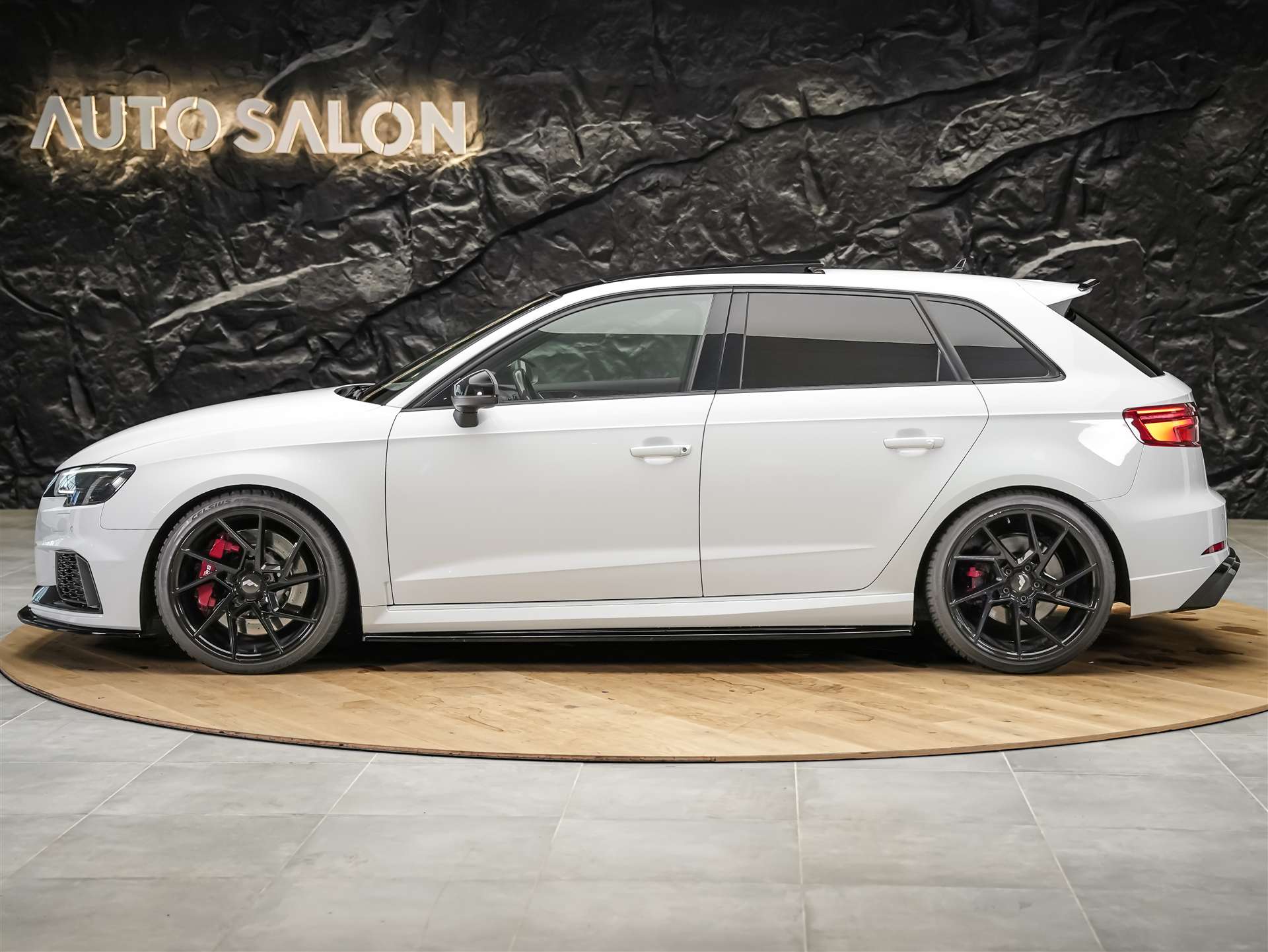 AUDI RS3 Sportback 2.5 TSI quattro S-tronic *Panorama*Eventuri*Maxton*KW*-showroom-element-2