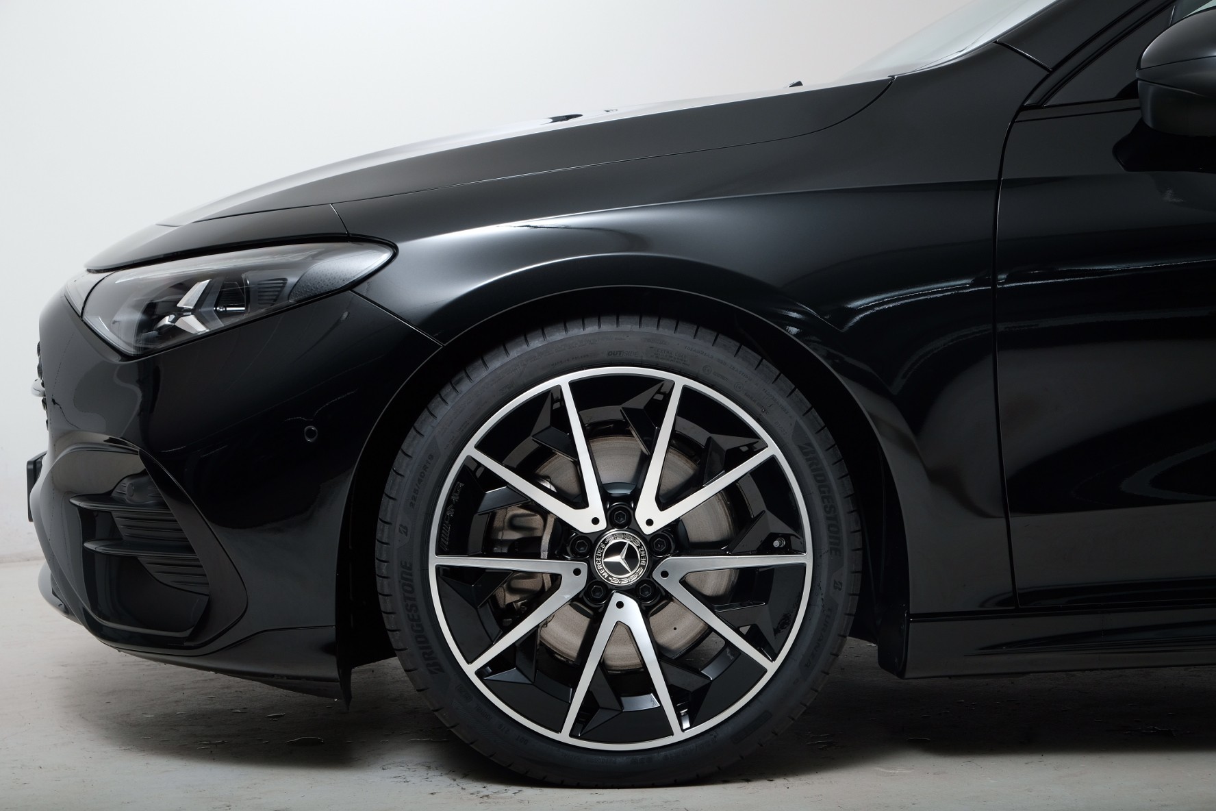 MERCEDES-BENZ CLA 220 8G-DCT 4Matic-showroom-element-2