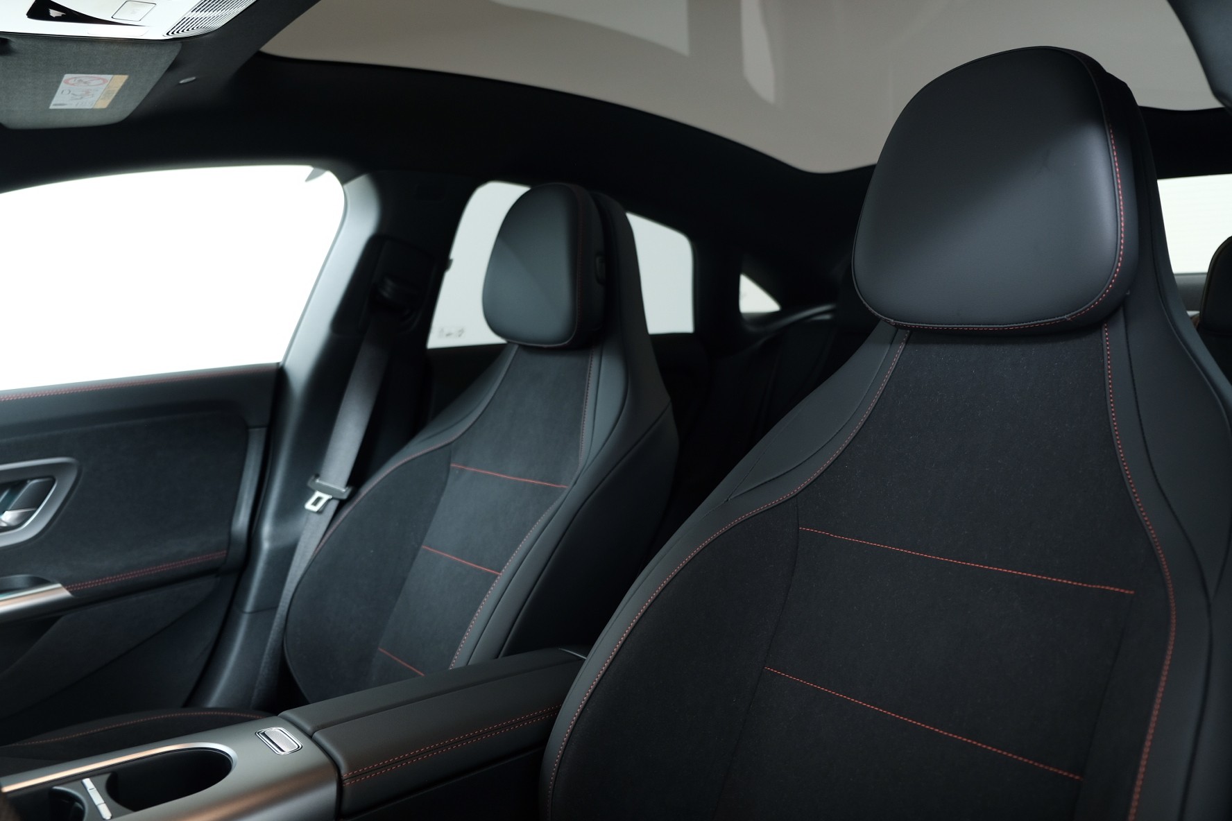 MERCEDES-BENZ CLA 220 8G-DCT 4Matic-image-10