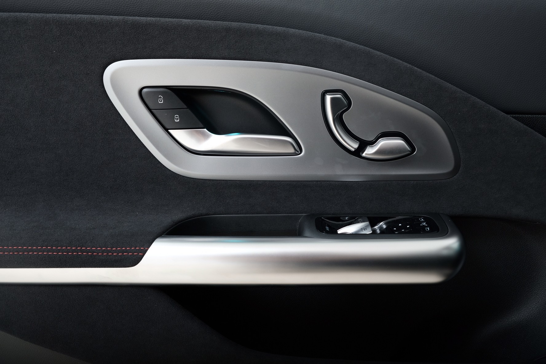 MERCEDES-BENZ CLA 220 8G-DCT 4Matic-image-9