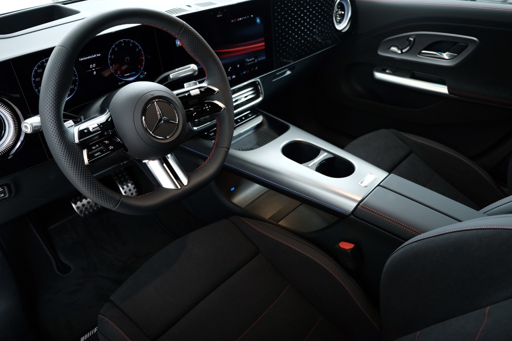 MERCEDES-BENZ CLA 220 8G-DCT 4Matic-image-8