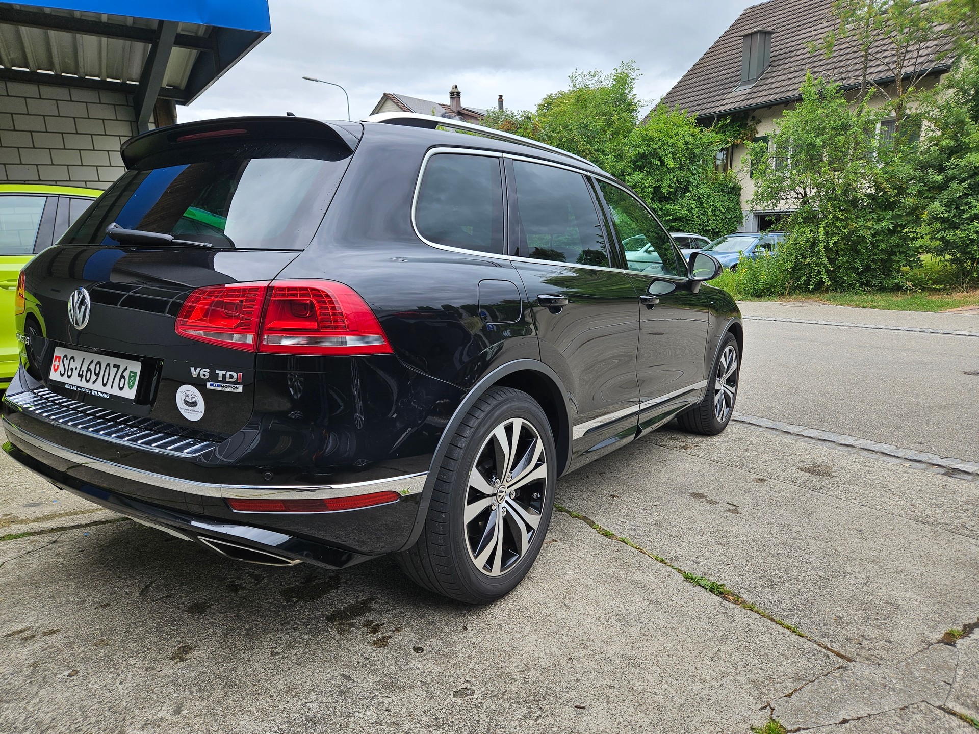VW Touareg 3.0 TDI R-Line BlueMotion Technology Tiptronic-image-4