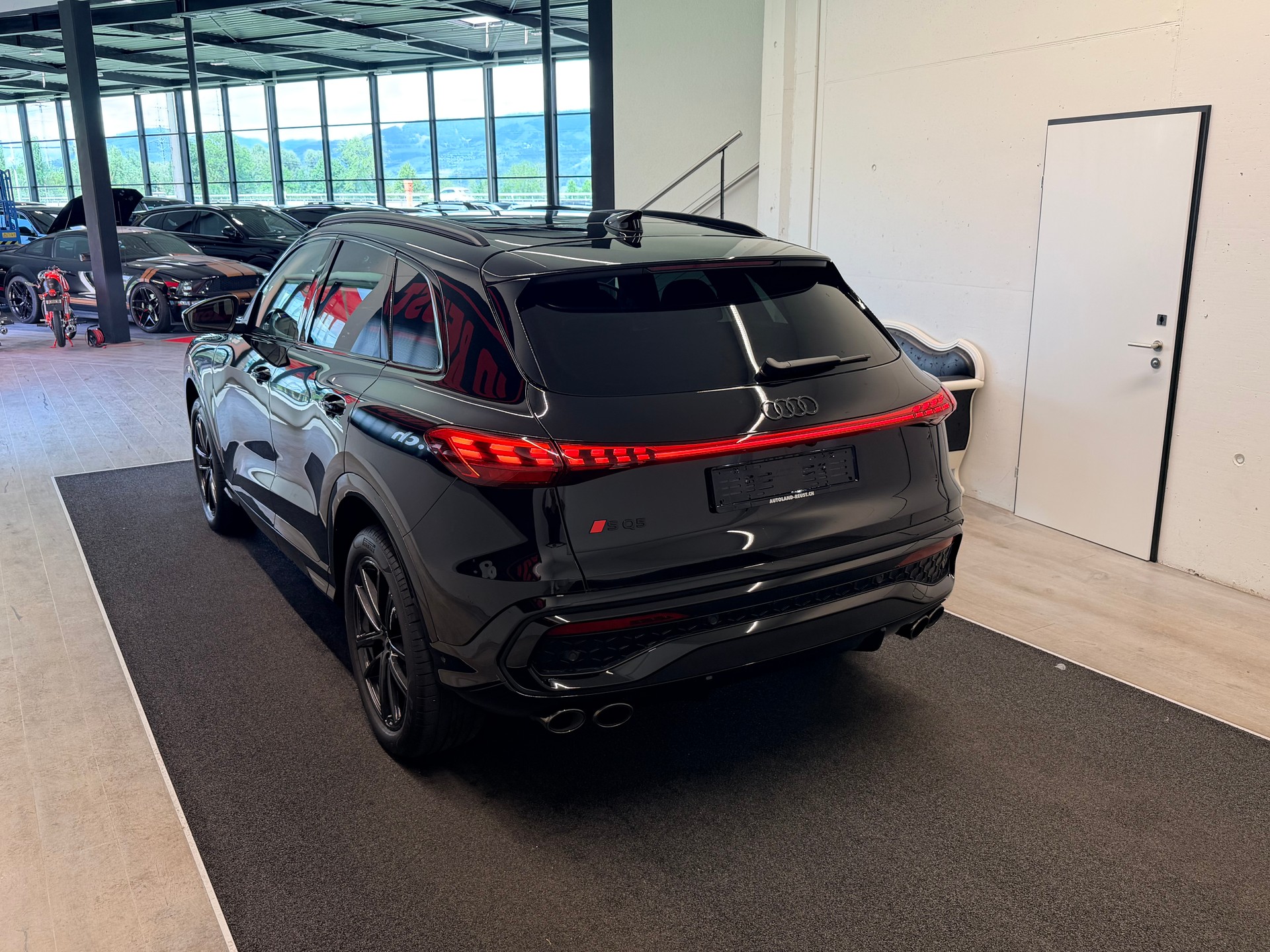 AUDI SQ5 TFSI quattro S-tronic-image-8