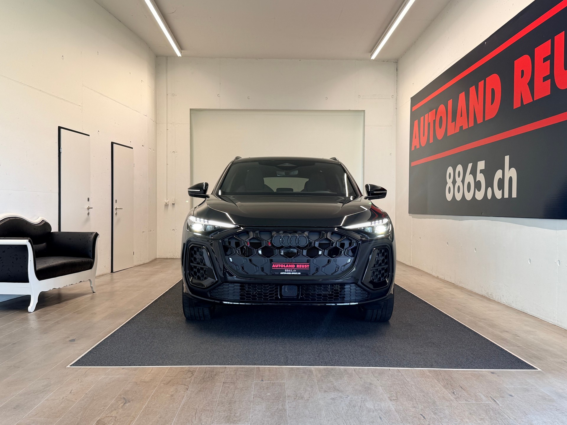 AUDI SQ5 TFSI quattro S-tronic-showroom-element-1