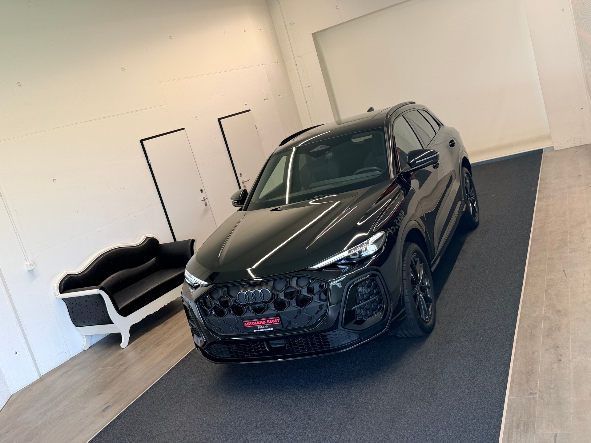 AUDI SQ5 TFSI quattro S-tronic-showroom-element-3