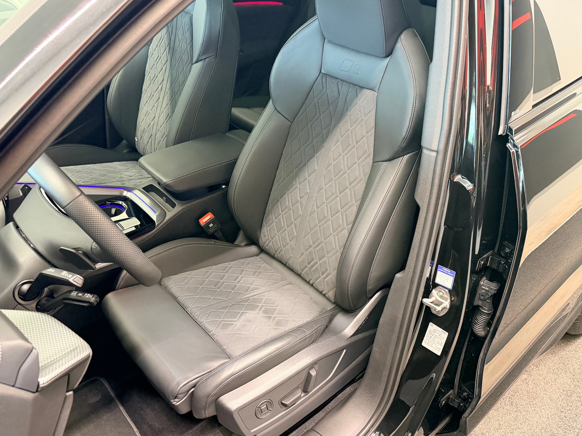 AUDI SQ5 TFSI quattro S-tronic-image-14