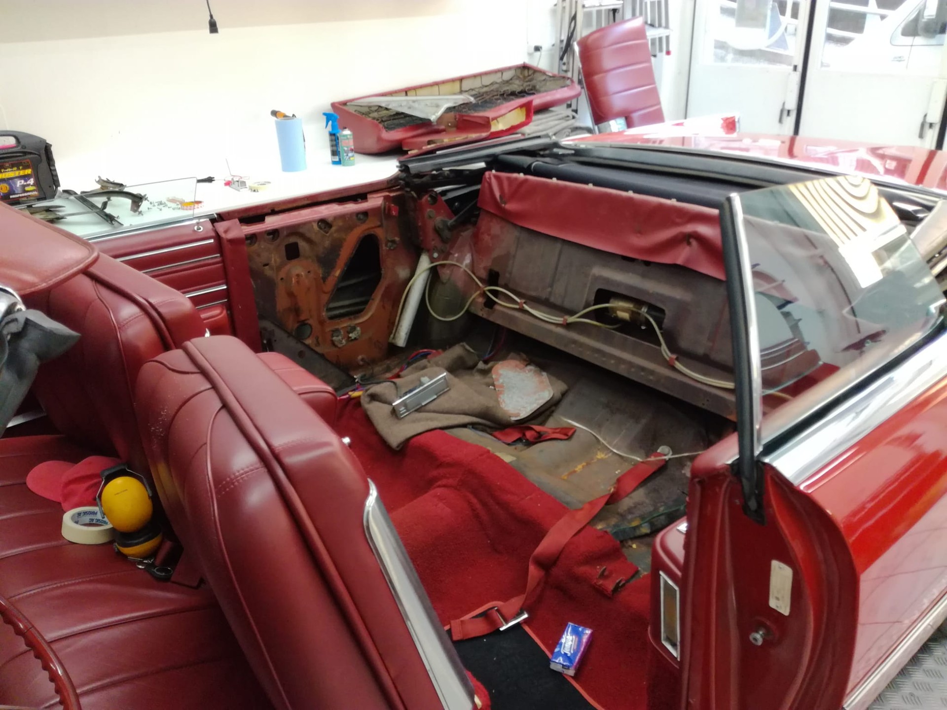 CADILLAC 7.0 V8 Cabriolet mit 345PS-image-19