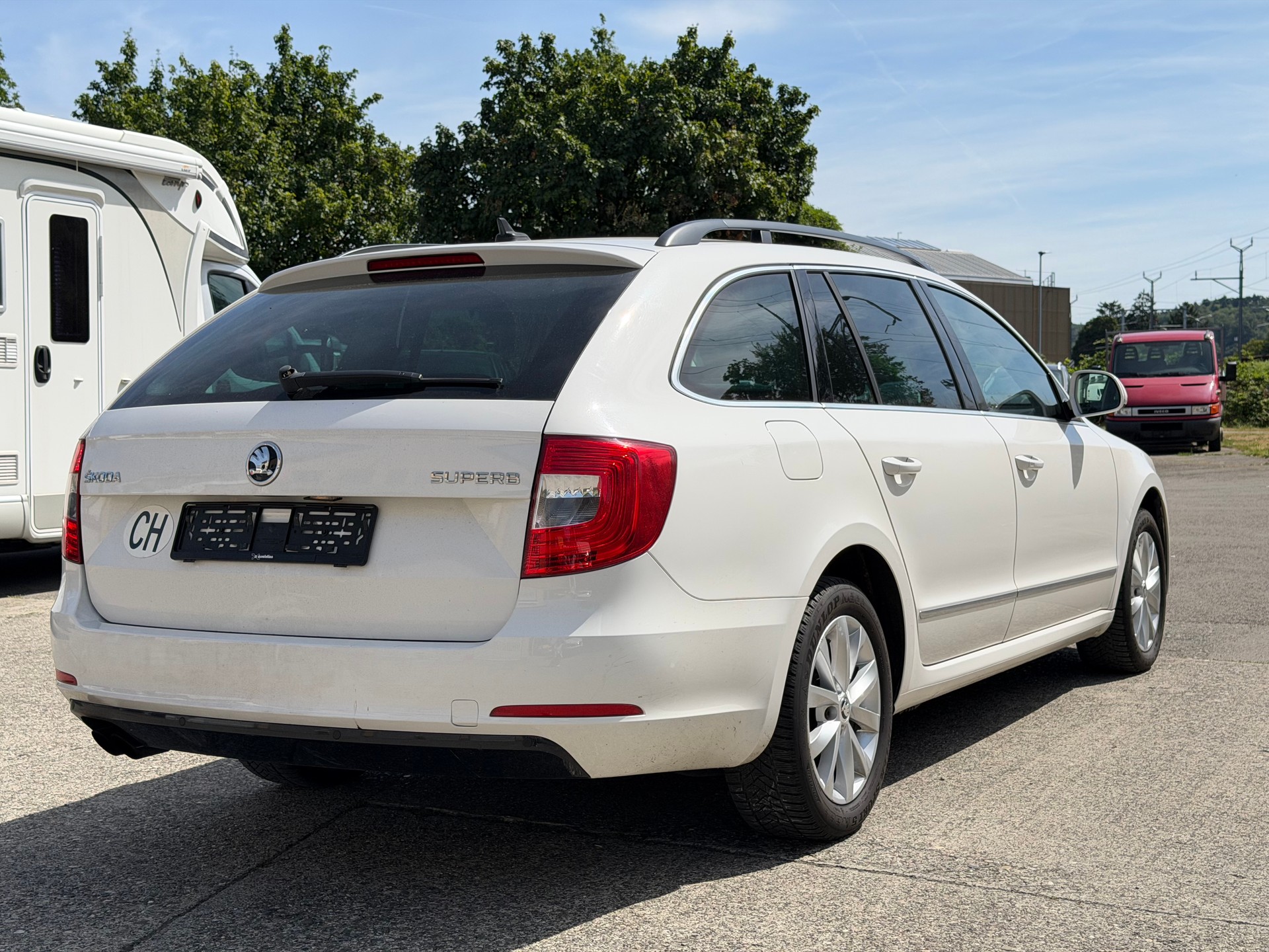 SKODA Superb Combi 1.8 TSI Ambition DSG-image-2