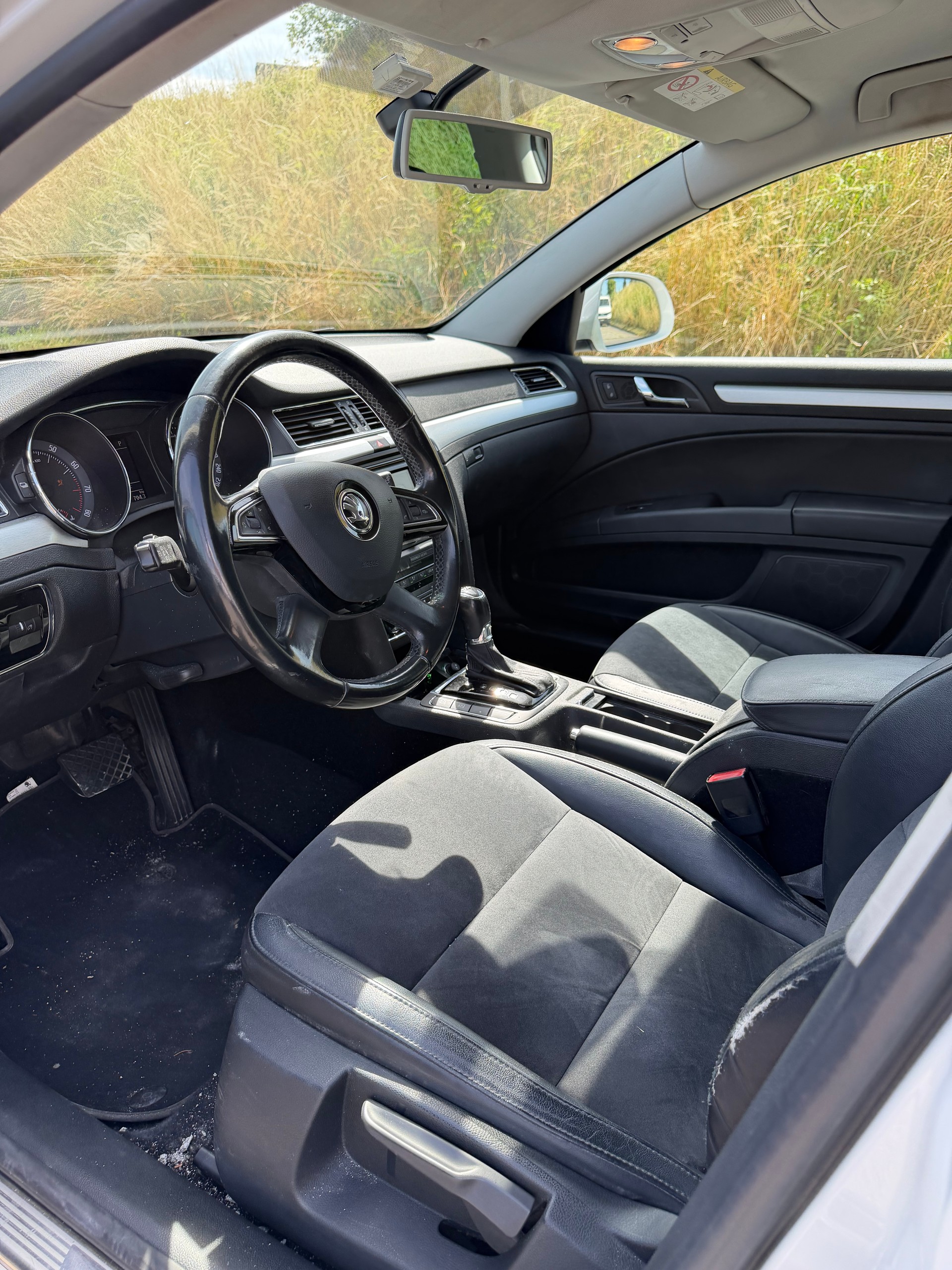 SKODA Superb Combi 1.8 TSI Ambition DSG-image-12