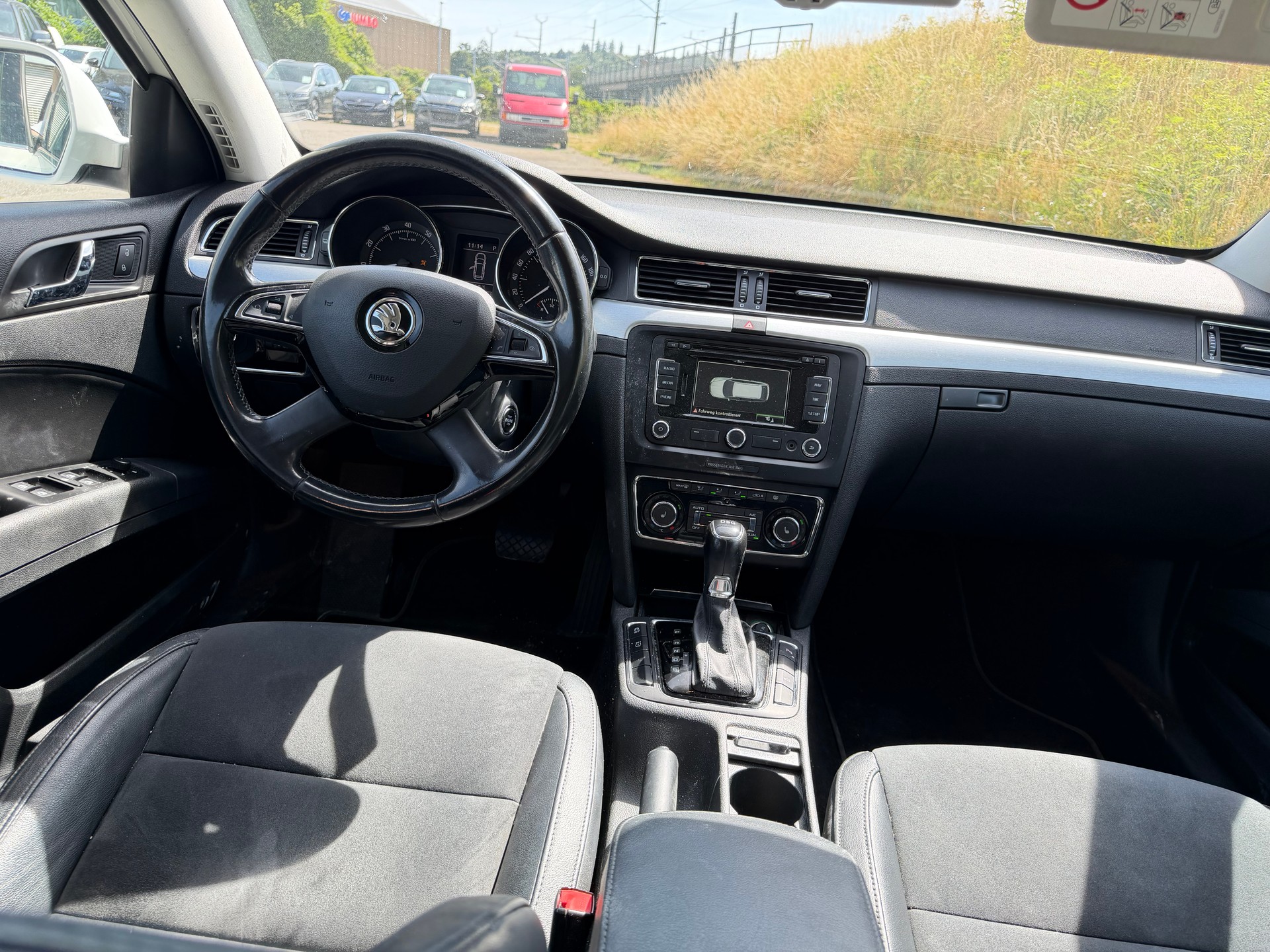 SKODA Superb Combi 1.8 TSI Ambition DSG-image-8