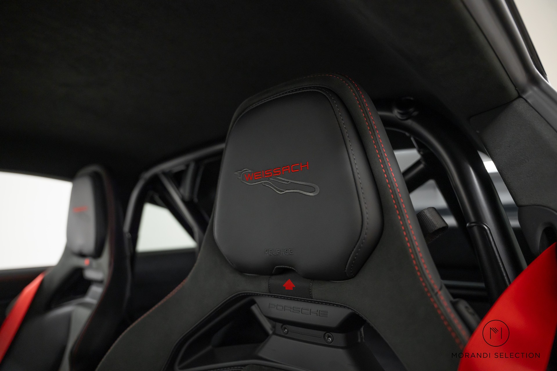 PORSCHE 911 Coupé 4.0 GT3 PDK Weissach-image-19
