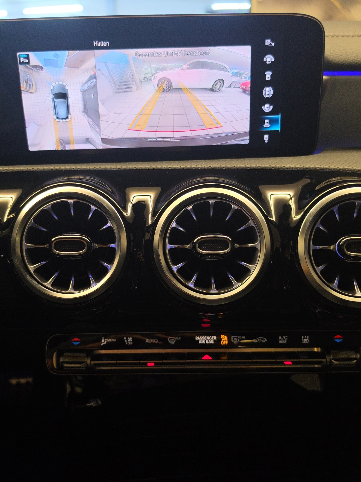MERCEDES-BENZ A 250 4Matic AMG Line 4Matic 7G-DCT-image-11