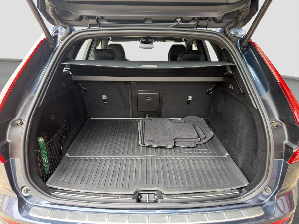 VOLVO XC60 2.0 B4 MH R-Design AWD-image-12