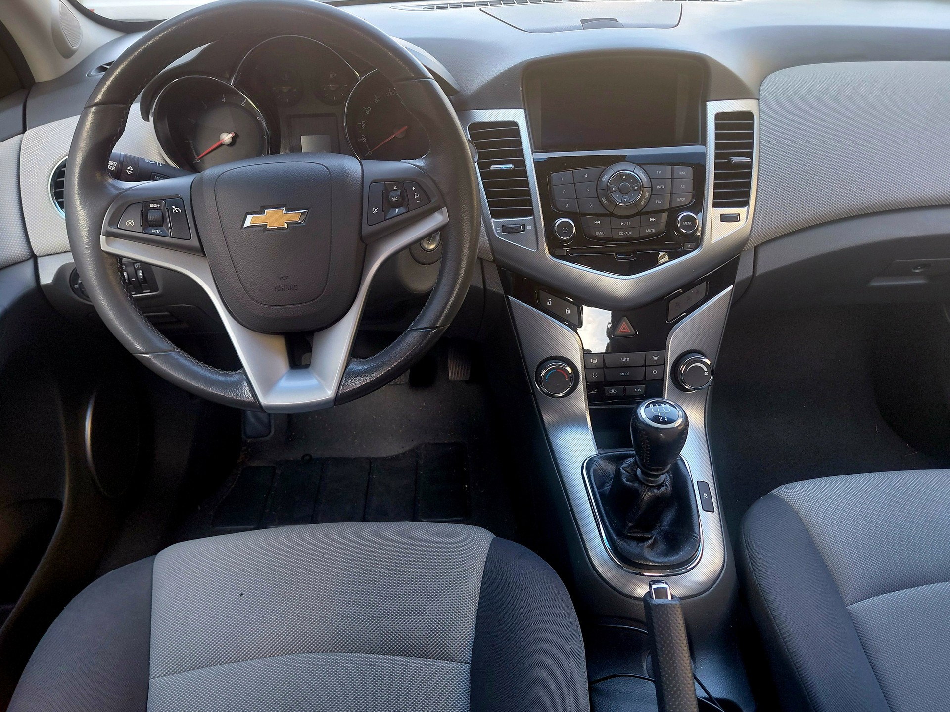 CHEVROLET Cruze 1.8 100 Edition-image-10