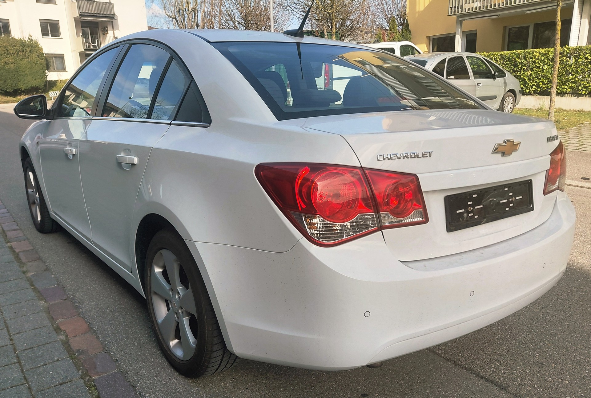 CHEVROLET Cruze 1.8 100 Edition-image-4