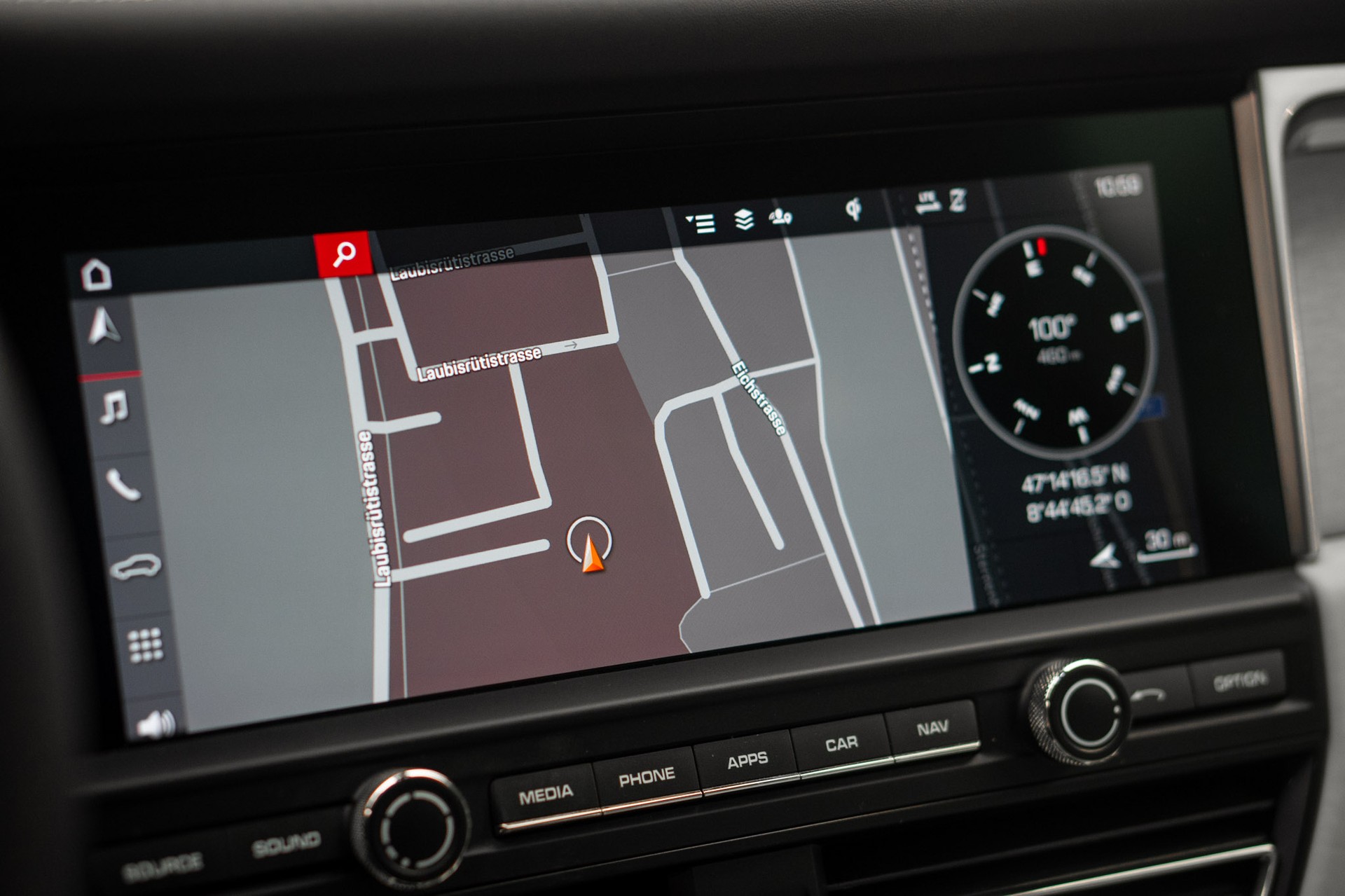 PORSCHE Macan Turbo PDK *CH-Fahrzeug* *Alcantarahimmel* *Panorama* *Chrono*-image-26
