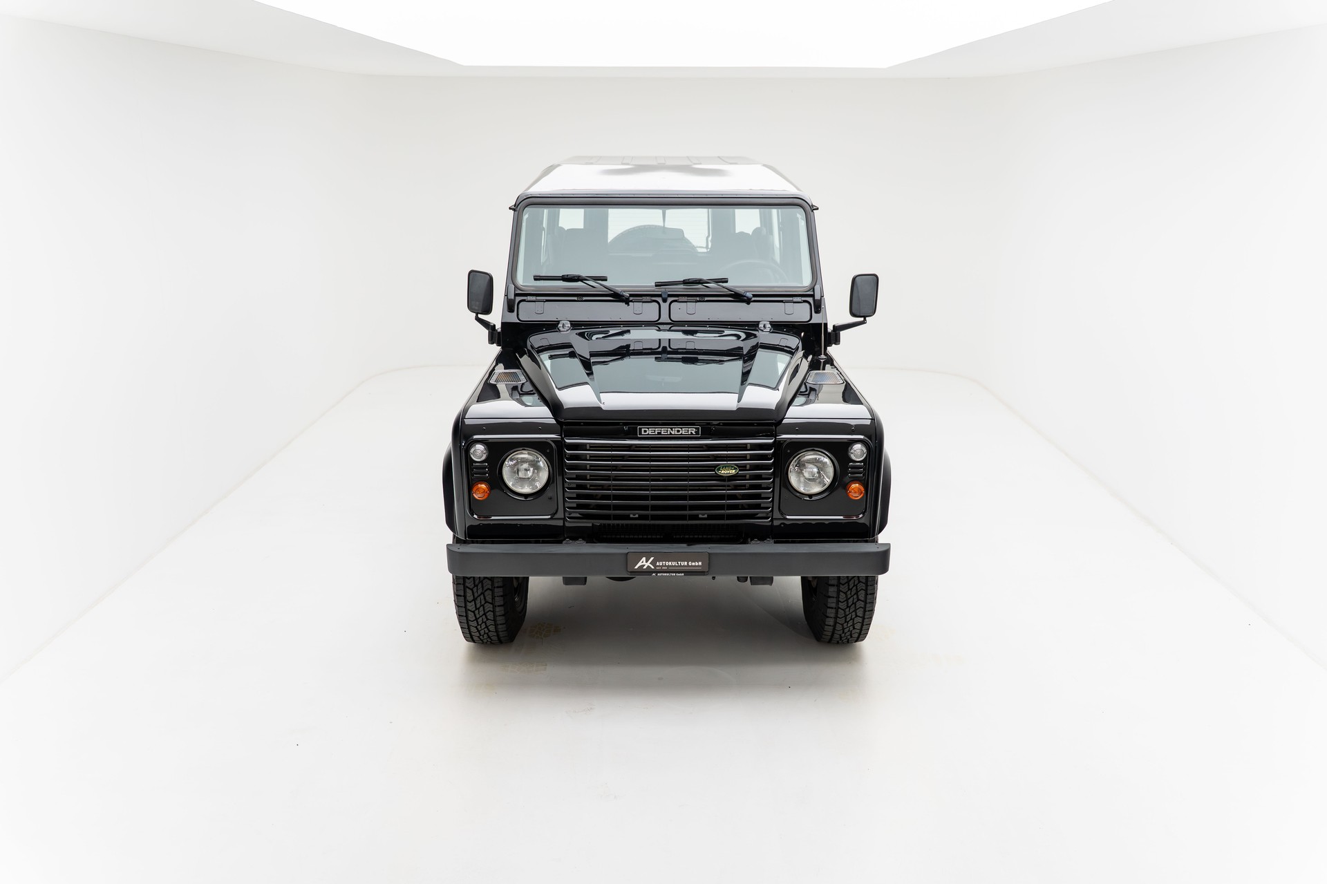 LAND ROVER Defender 90 SW 2.5 Td5-showroom-element-1