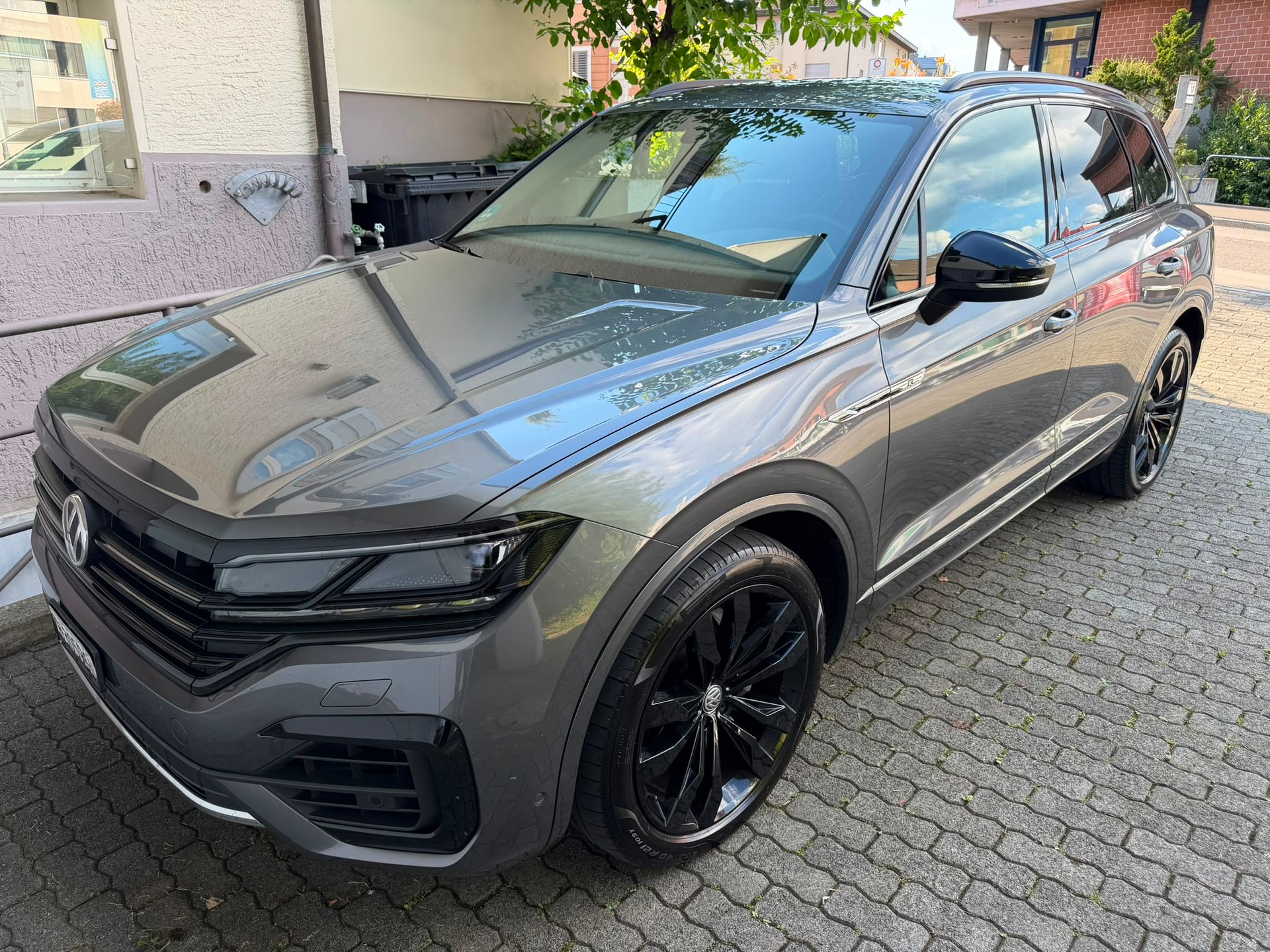 VW Touareg 3.0 TDI R Line Tiptronic CH-Fahrzeug / 1-Hand-image-2