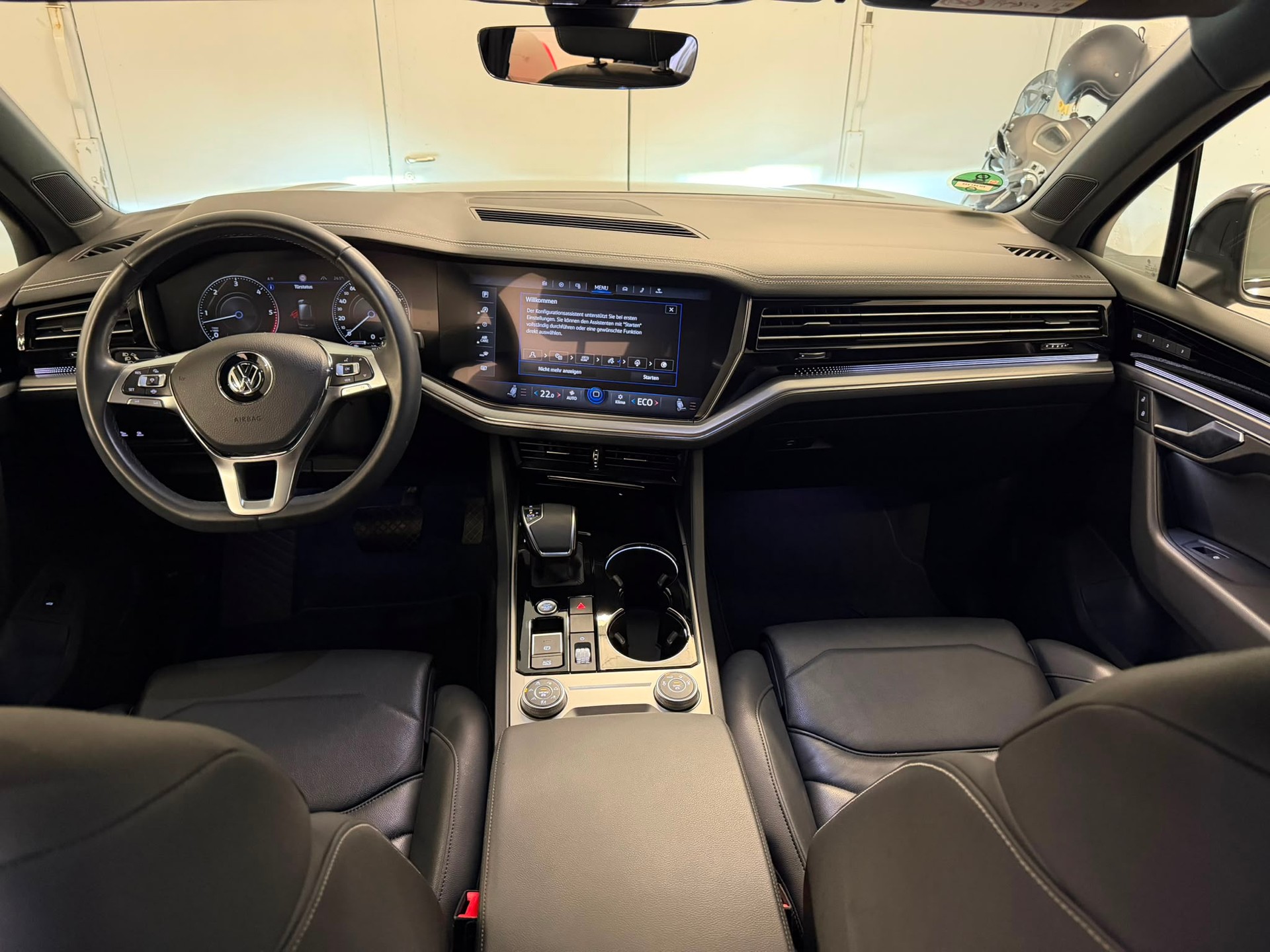 VW Touareg 3.0 TDI R Line Tiptronic CH-Fahrzeug / 1-Hand-image-7