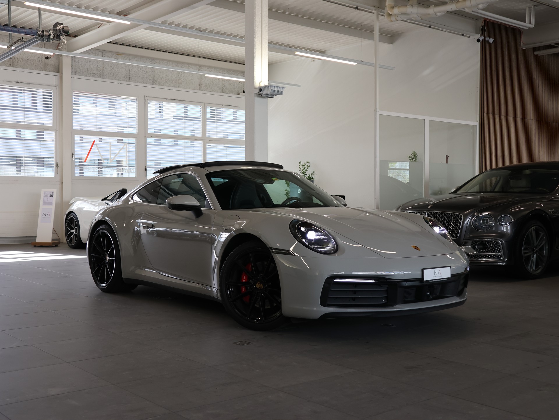 PORSCHE Porsche 911 Carrera 4S *Panoramadach* *Sitzheizung* *Bose*