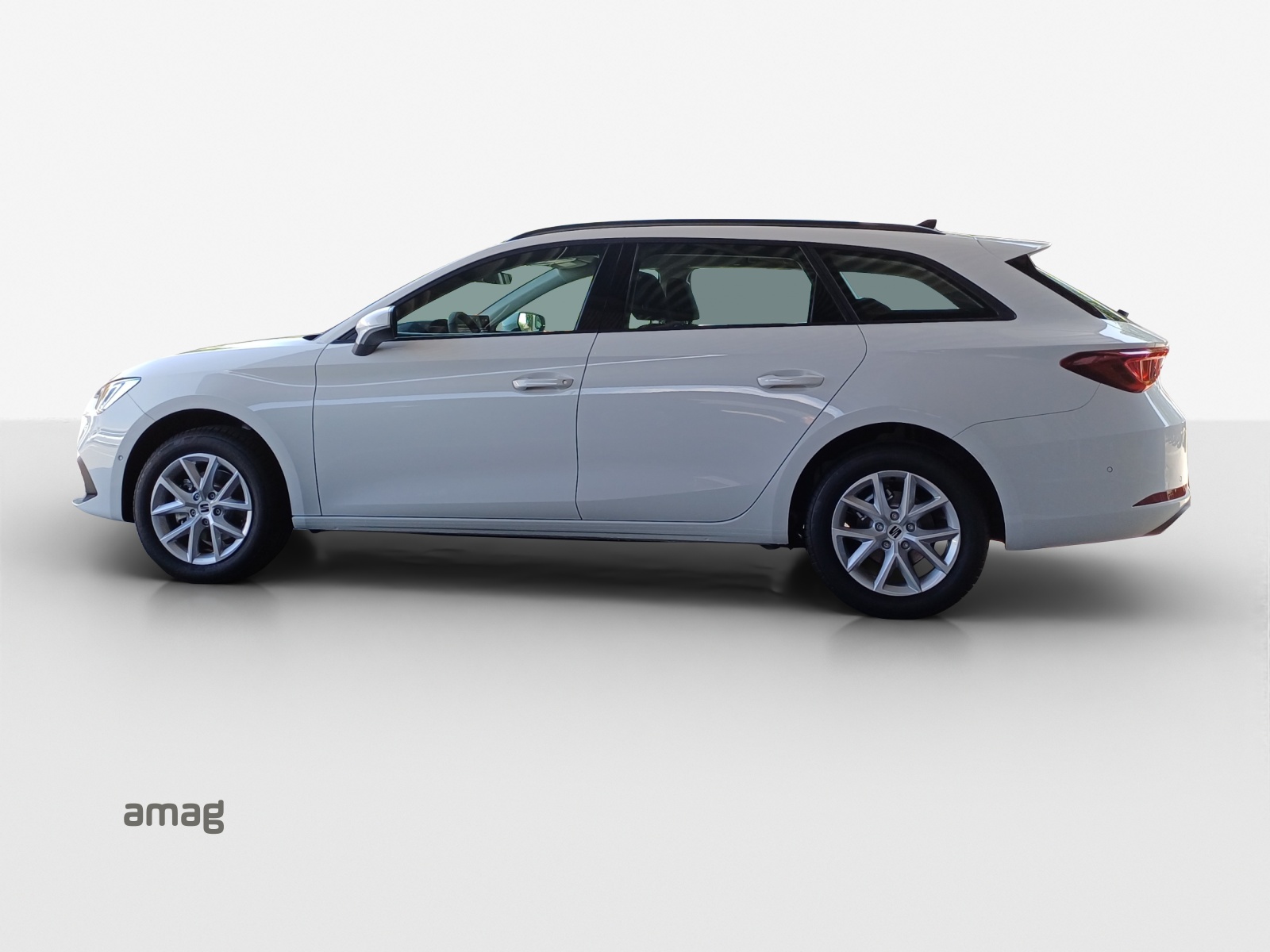 SEAT NEW SEAT LEON SPORTSTOURER STYLE-showroom-element-1