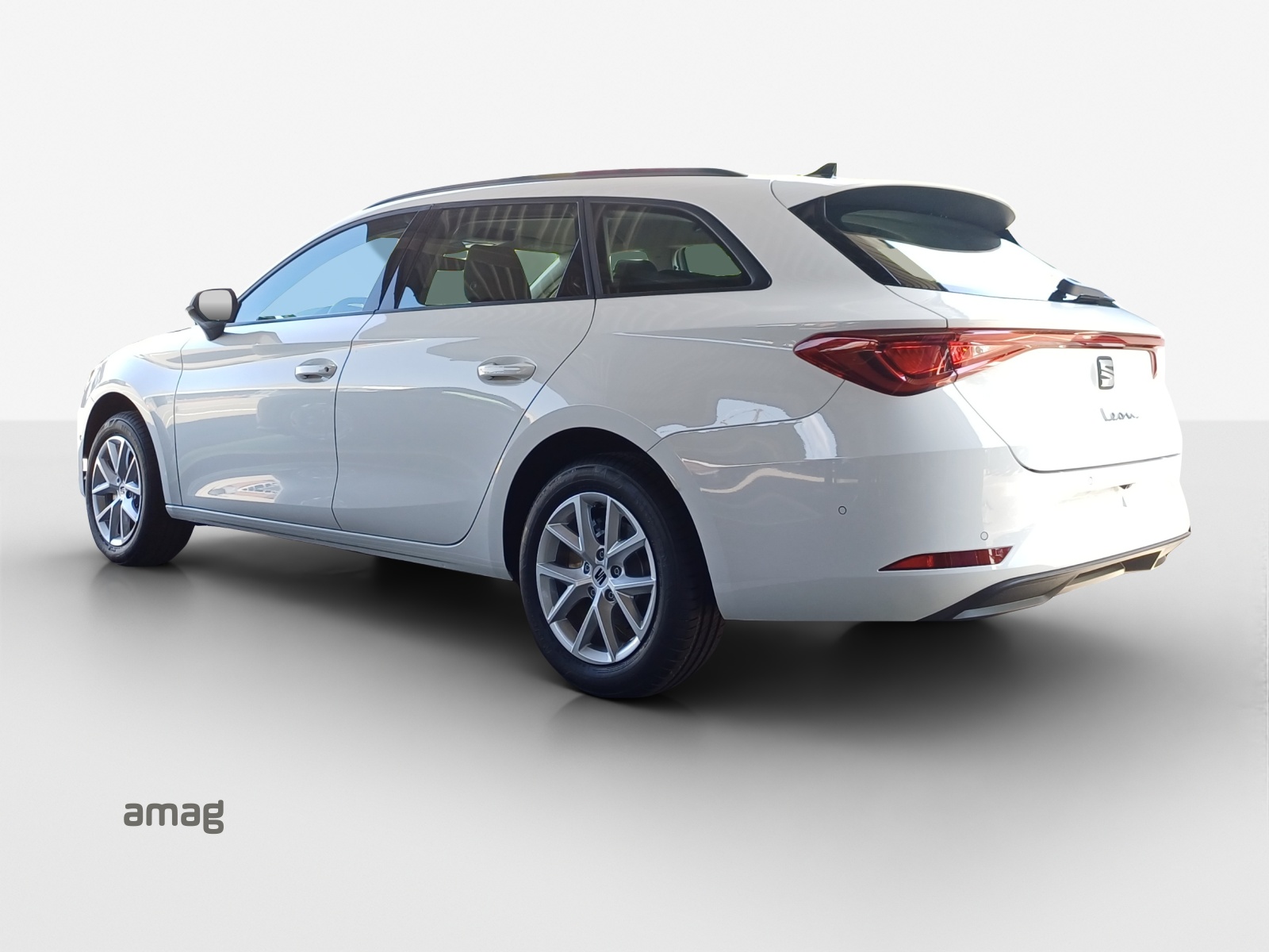 SEAT NEW SEAT LEON SPORTSTOURER STYLE-showroom-element-2