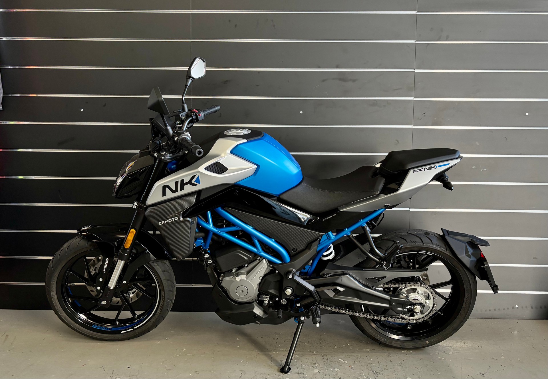 CF MOTO 300NK-image-1