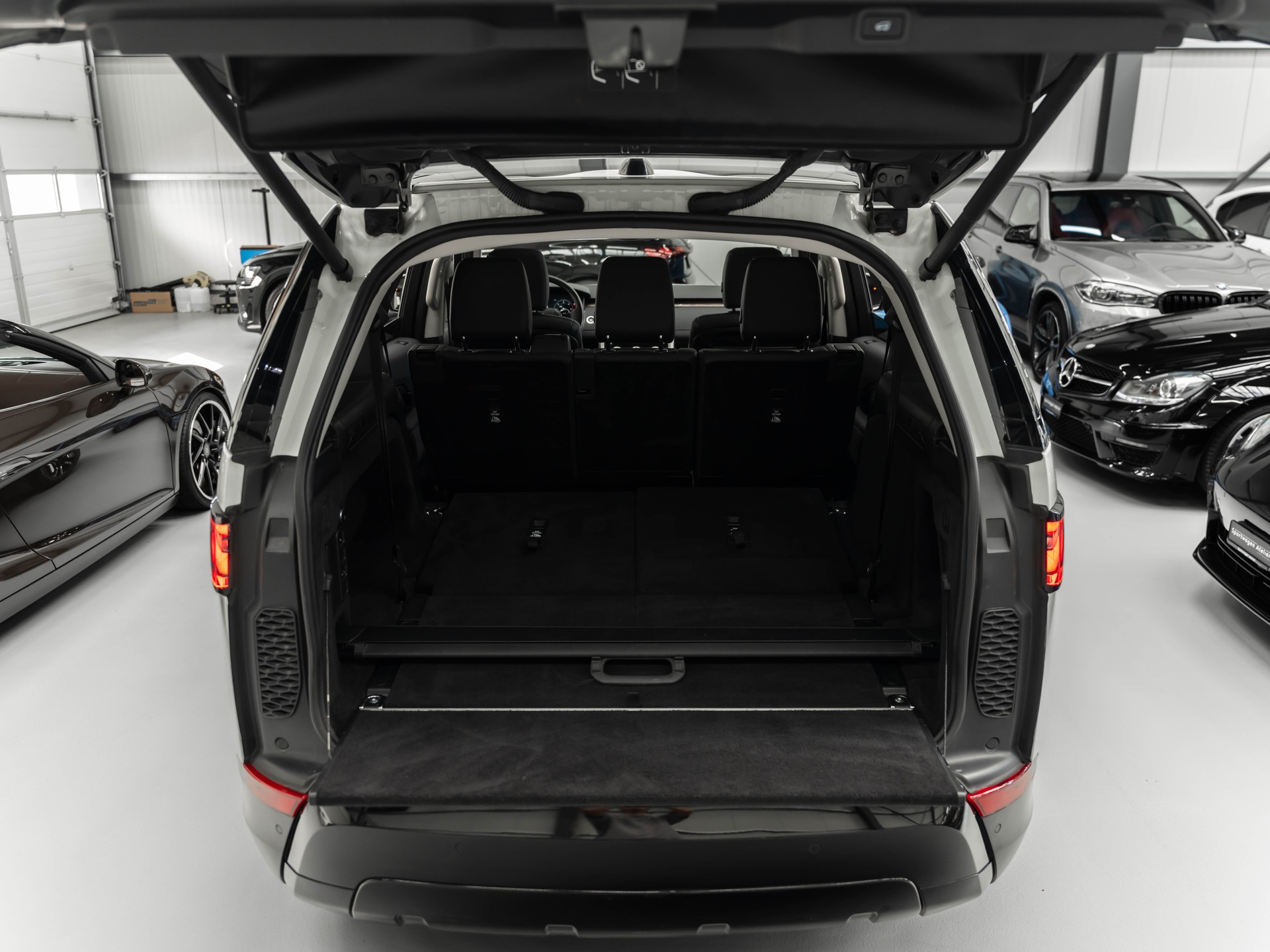 LAND ROVER Discovery 2.0 SD4 HSE Automatic-image-28