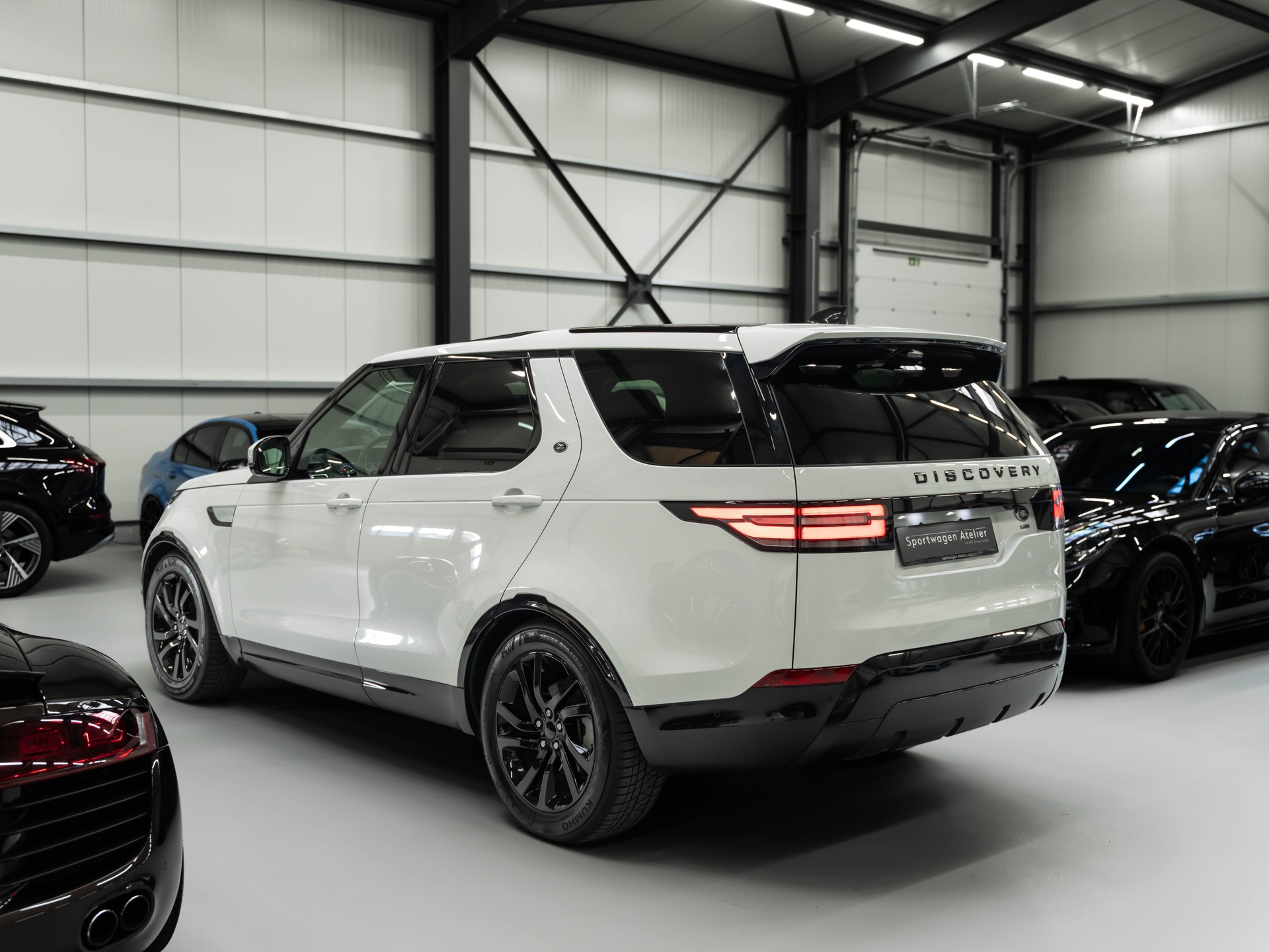 LAND ROVER Discovery 2.0 SD4 HSE Automatic-showroom-element-1